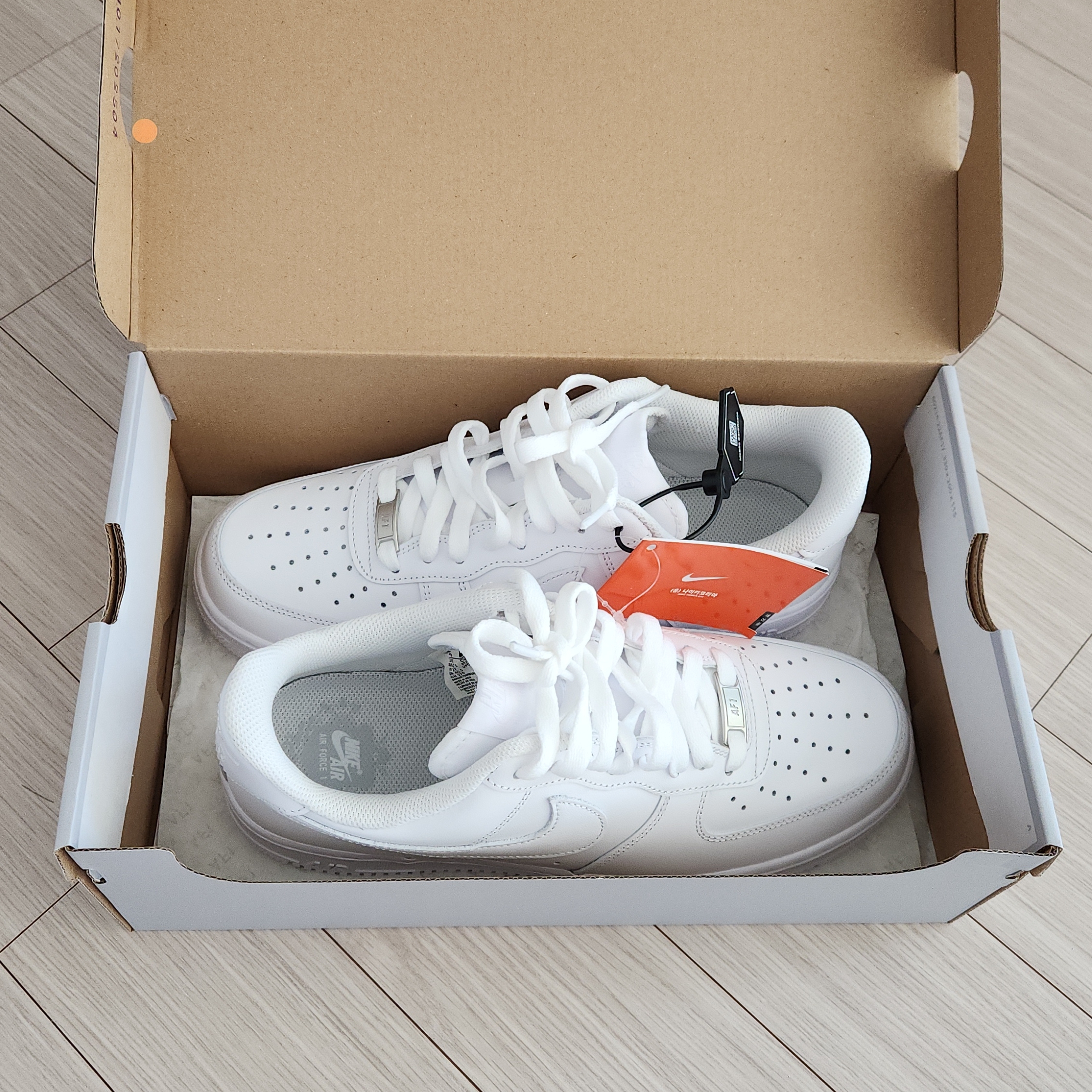 Nike Air Force 1 '07 Low White 착용 스타일