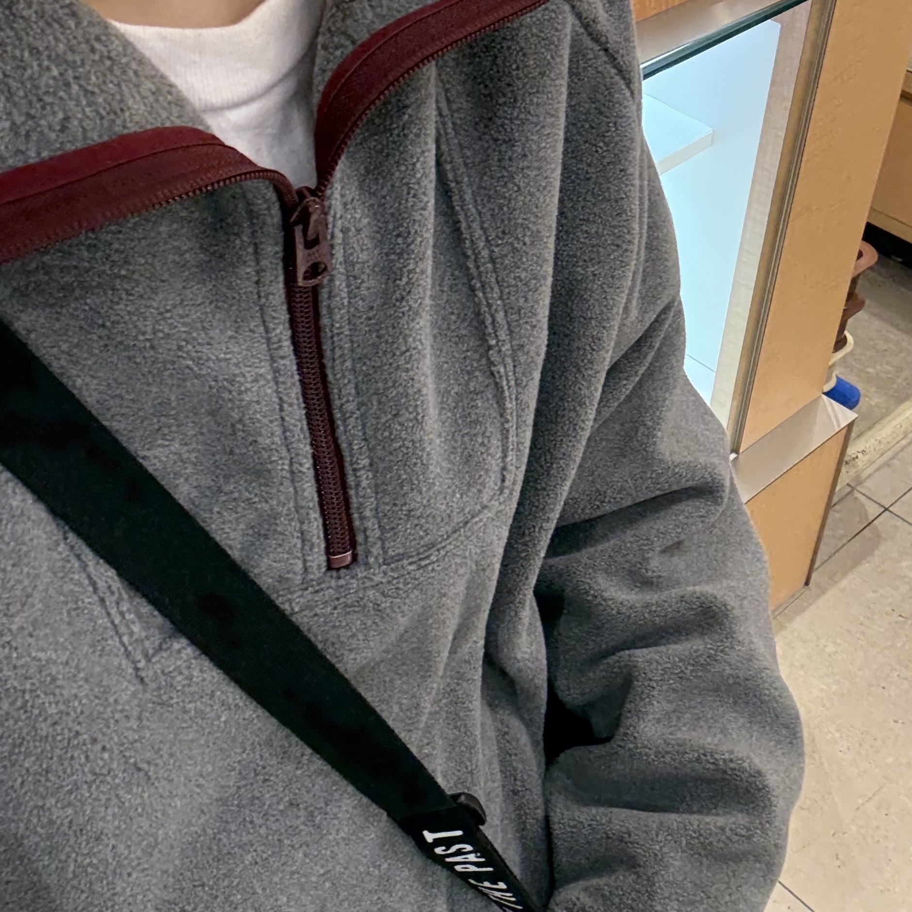 Human Made Fleece Half-Zip Pullover Gray, Human Made Military Pouch #1 Black 착용 스타일 - 2