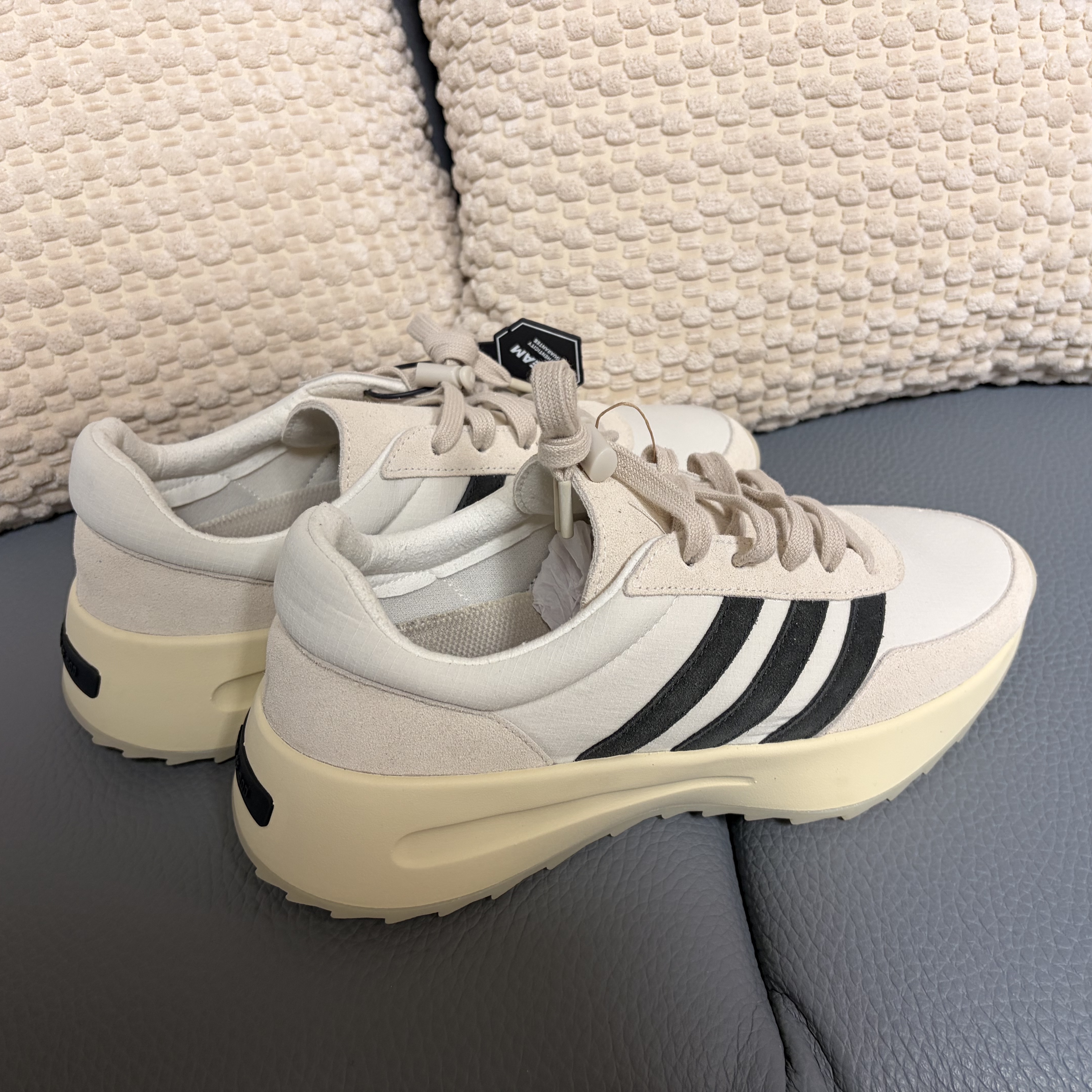 Adidas x Fear of God Athletics Los Angeles Cream White 착용 스타일