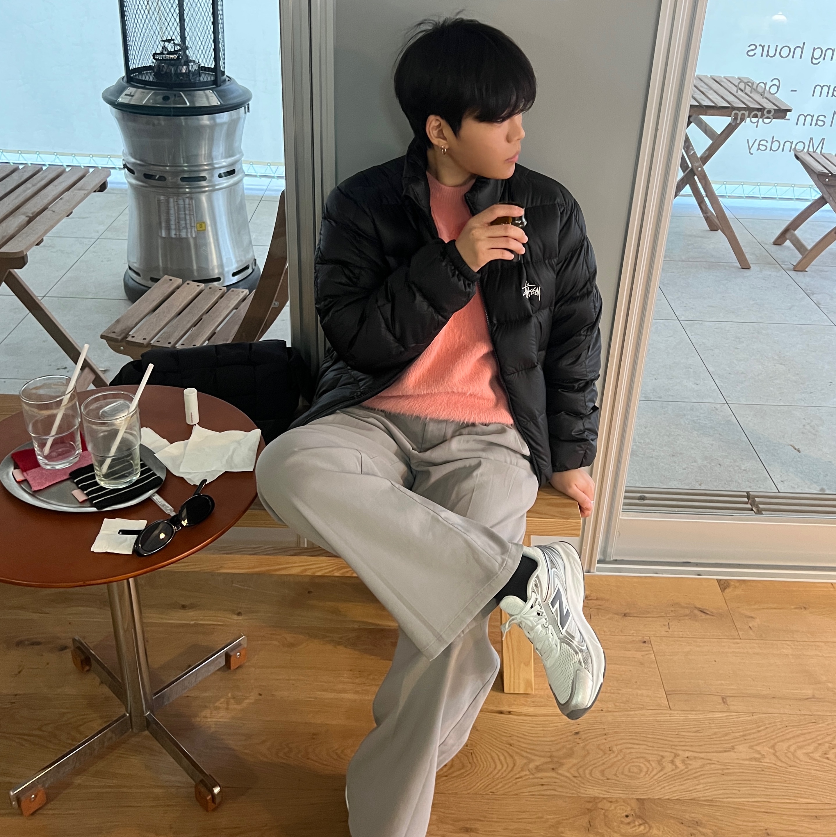 Stussy Midweight Puffer Black 착용 스타일 - 2
