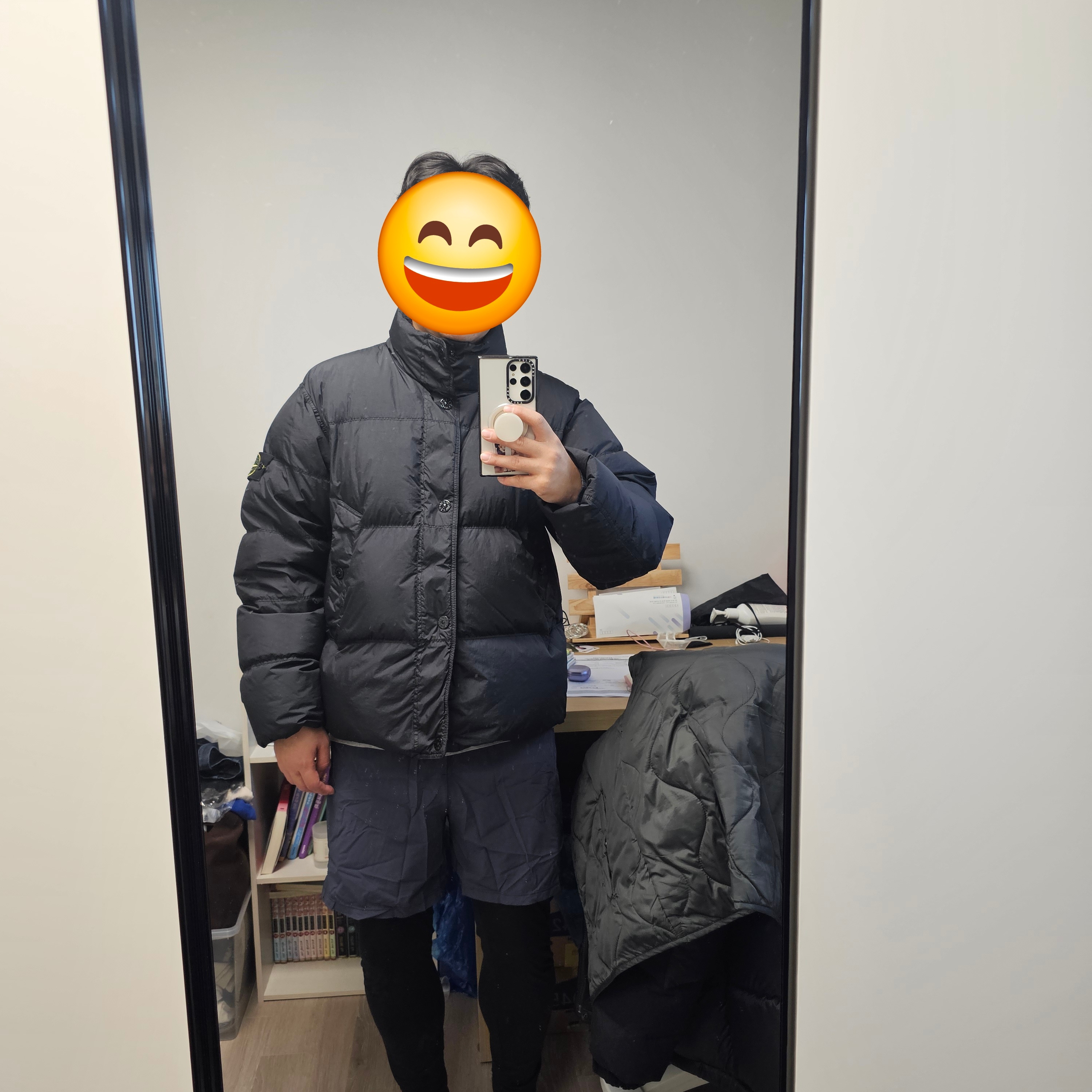 Stone Island 4100010 Crinkle Reps NY Recycled Nylon Down Jacket with Wind Resistant Black - 25FW 착용 스타일