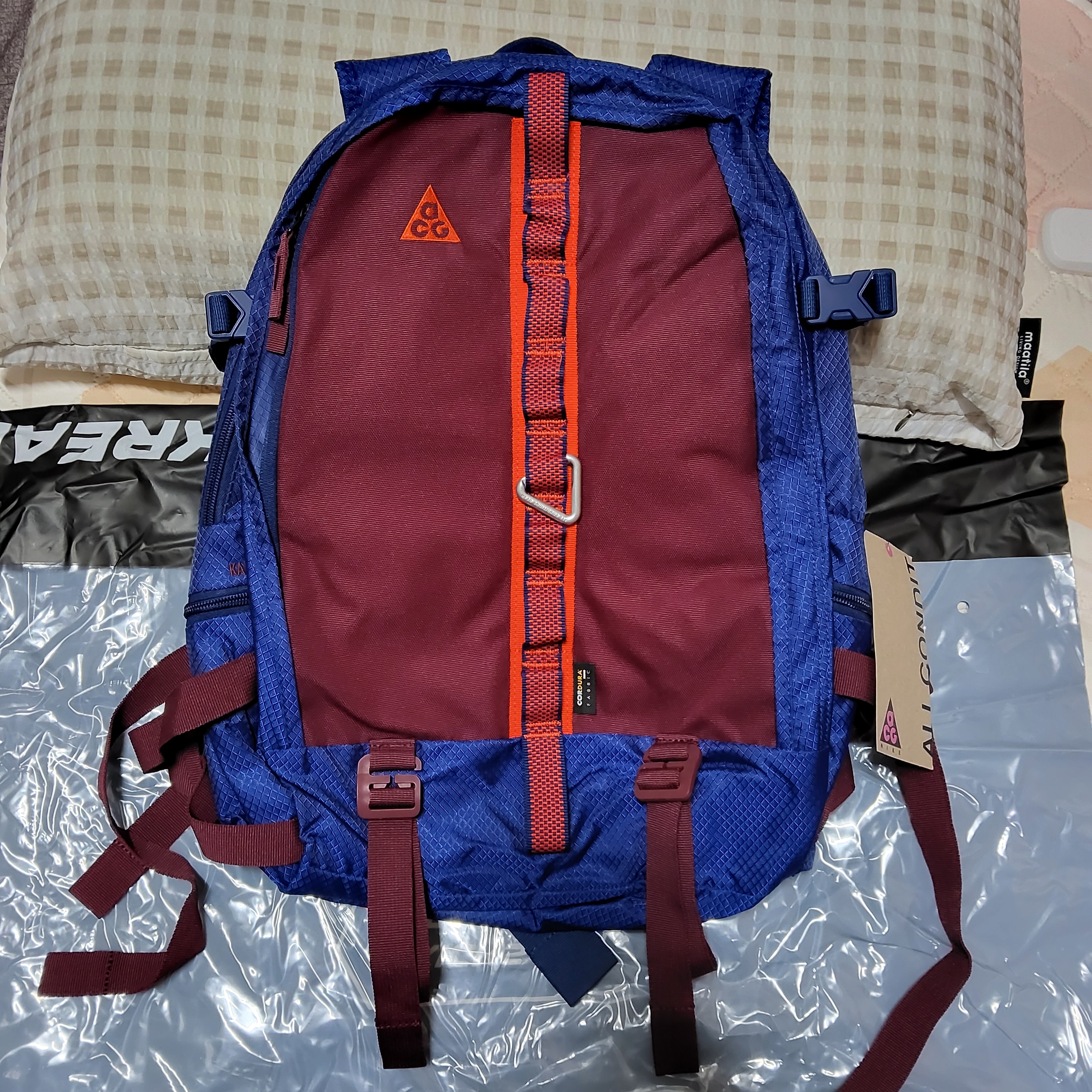 Nike ACG Karst Backpack Blue Void Dark Beetroot 착용 스타일 - 1