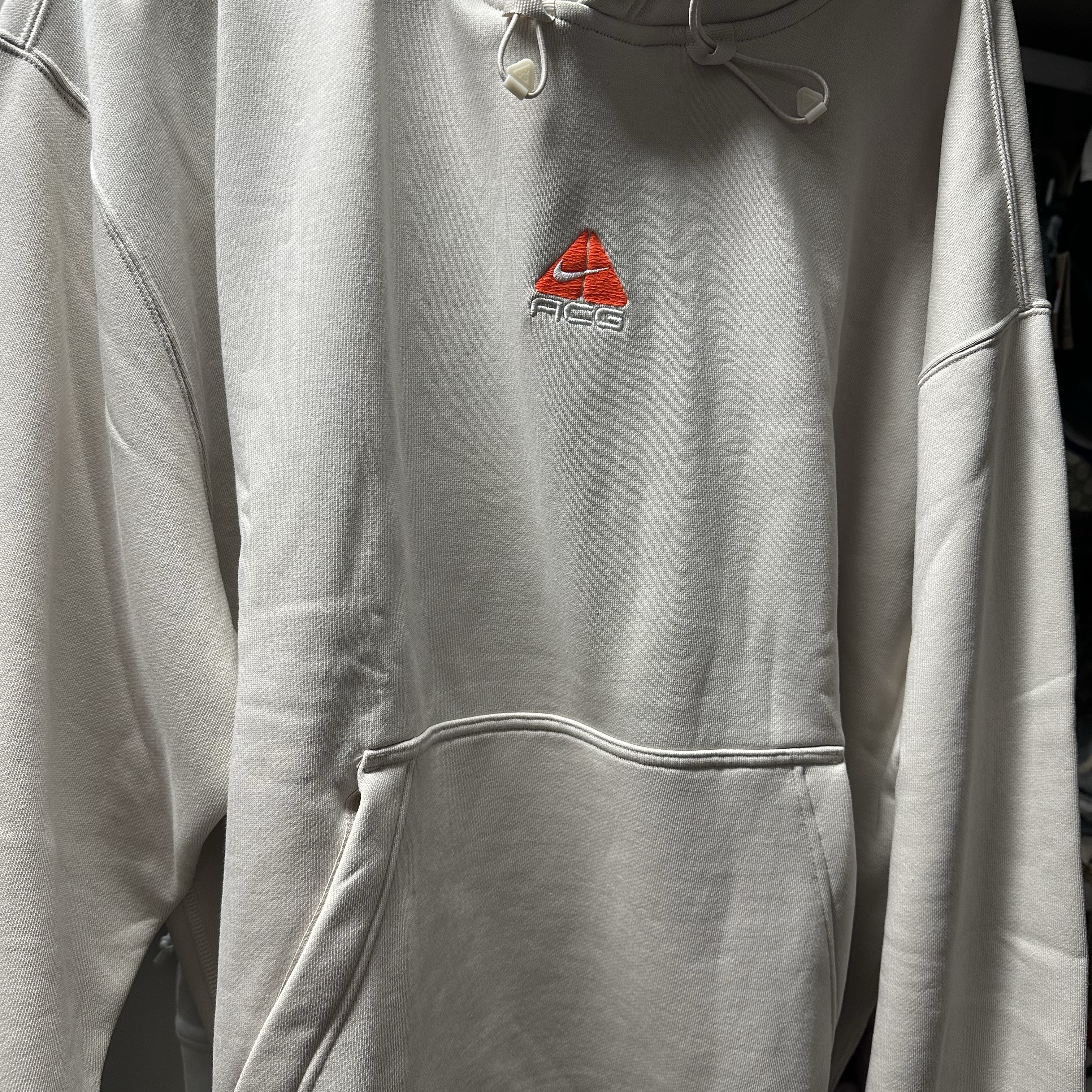Nike ACG Therma-Fit Pullover Fleece Hoodie Light Orewood Brown Hyper Crimson - Asia 착용 스타일