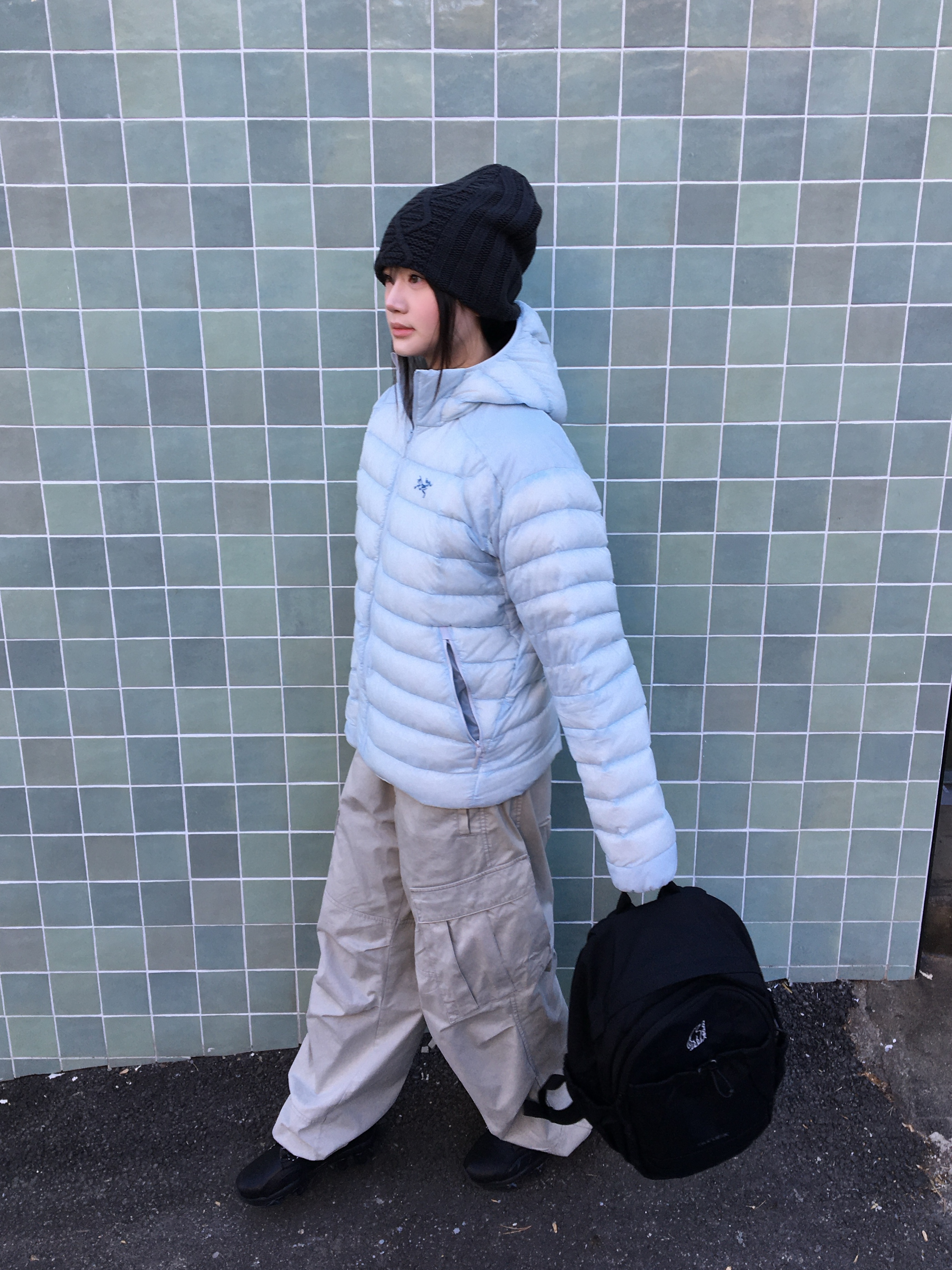 Arc'teryx Cerium Hoody Daybreak, Asics Gel-Quantum Kinetic SP Black 착용 스타일 - 2