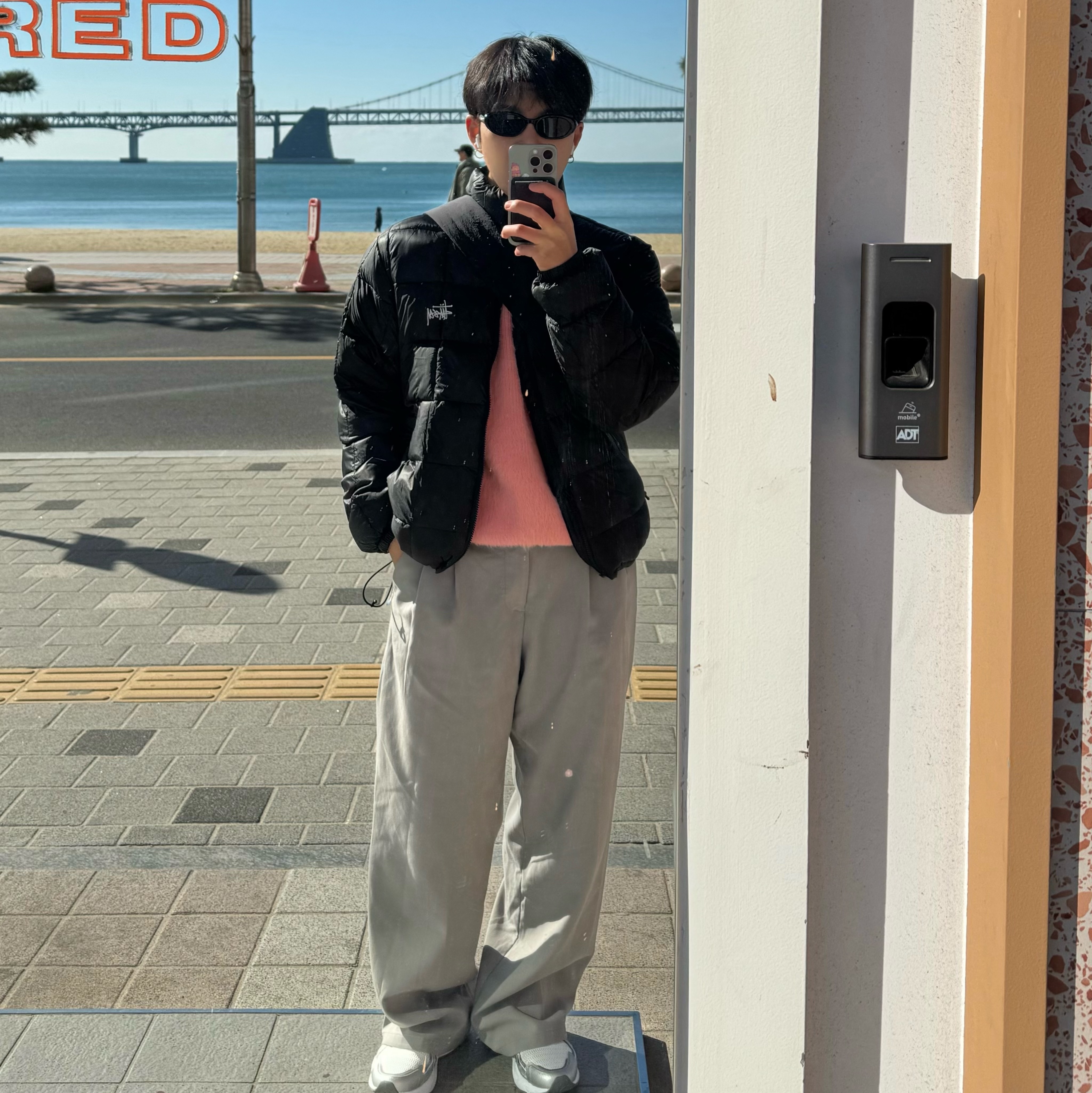 Stussy Midweight Puffer Black 착용 스타일 - 3