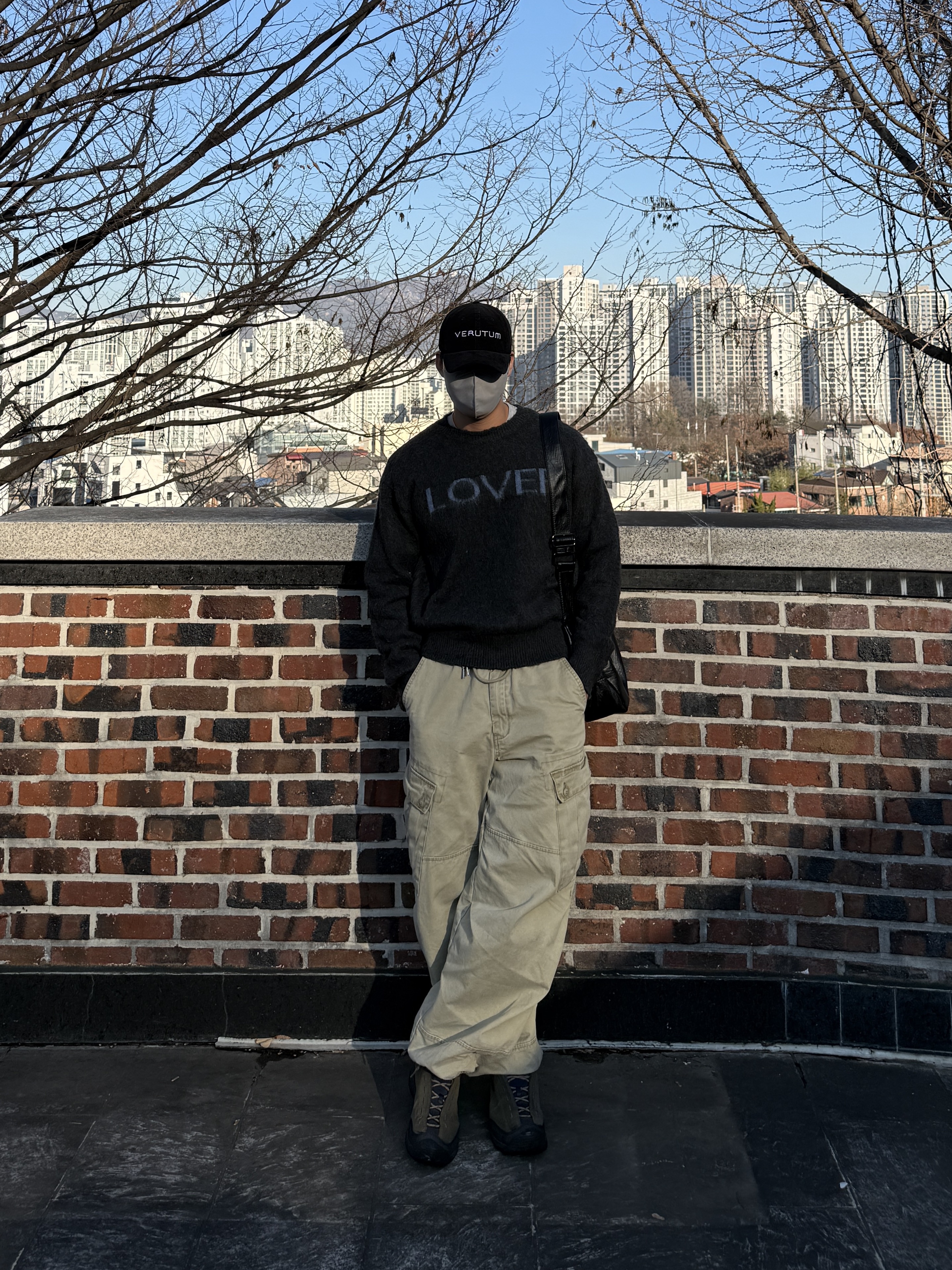 Keen x Eastlogue Jasper Rocks Sneakers Scarab Arctic, VERUTUM BC009 FL Front Logo Cap Black 착용 스타일 - 4