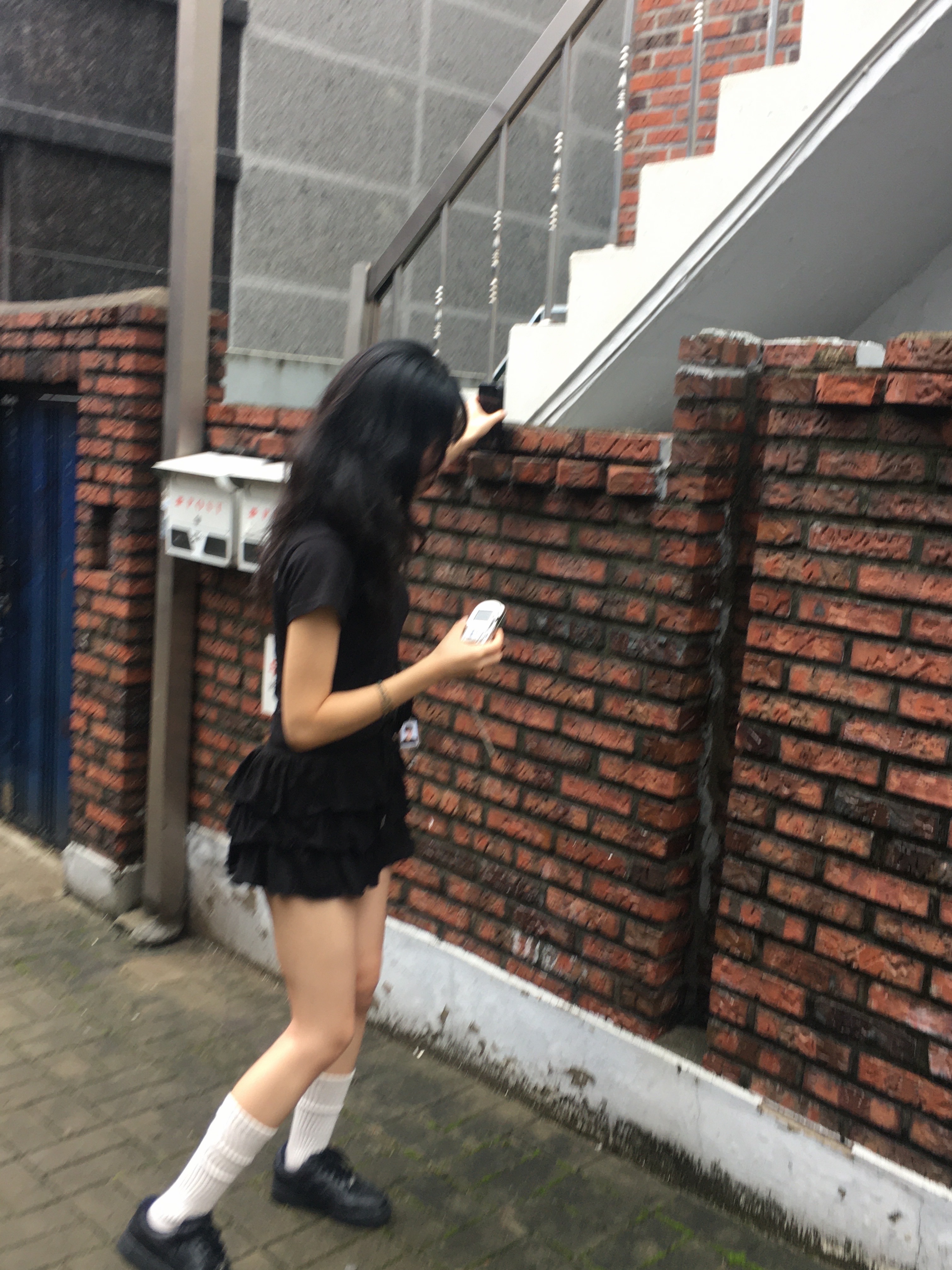 (Kids) Deus Ex Machina College Seoul T-Shirt Black, (W) Nike Air Force 1 '07 Low Triple Black 착용 스타일 - 2
