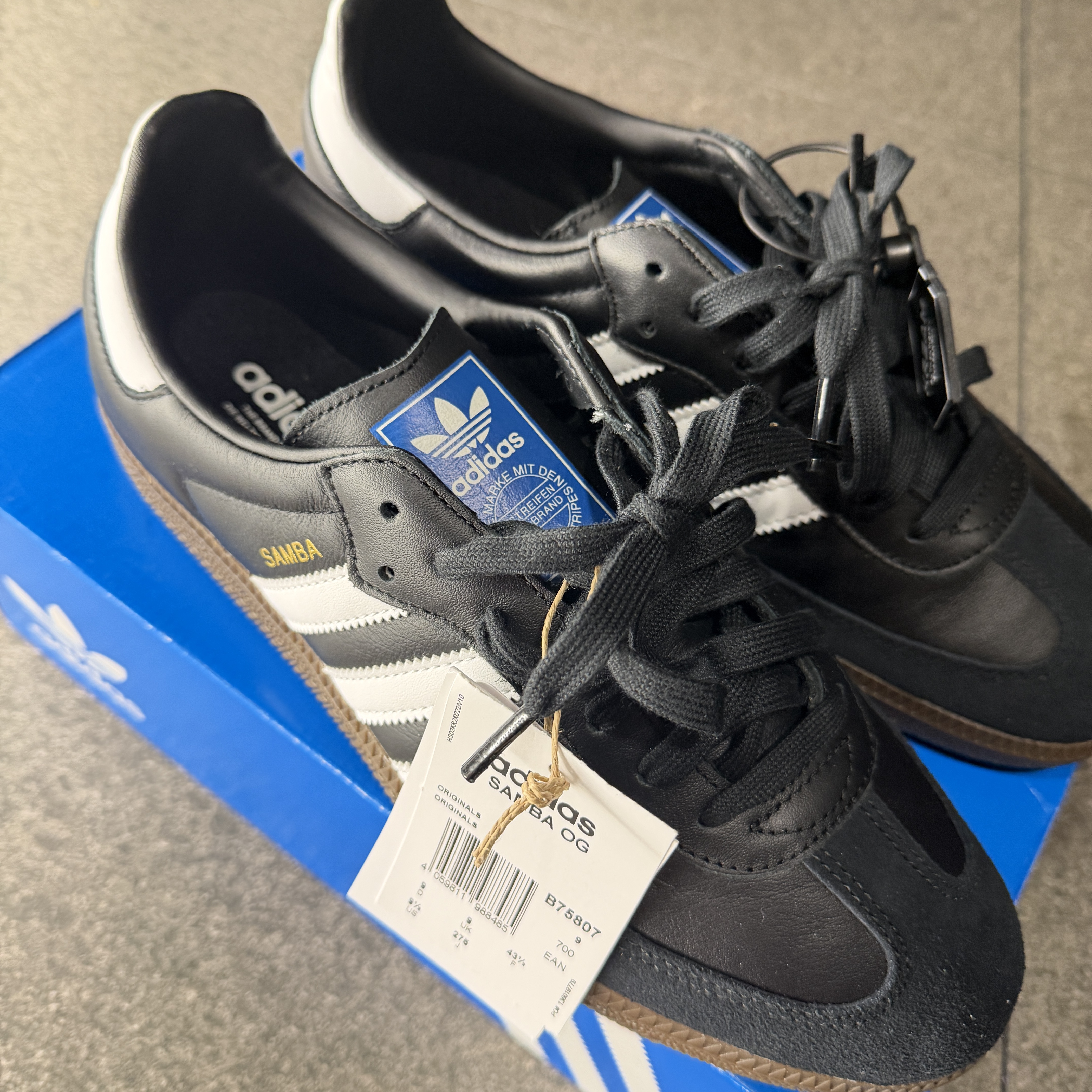 Adidas Samba OG Black White Gum 착용 스타일 - 3