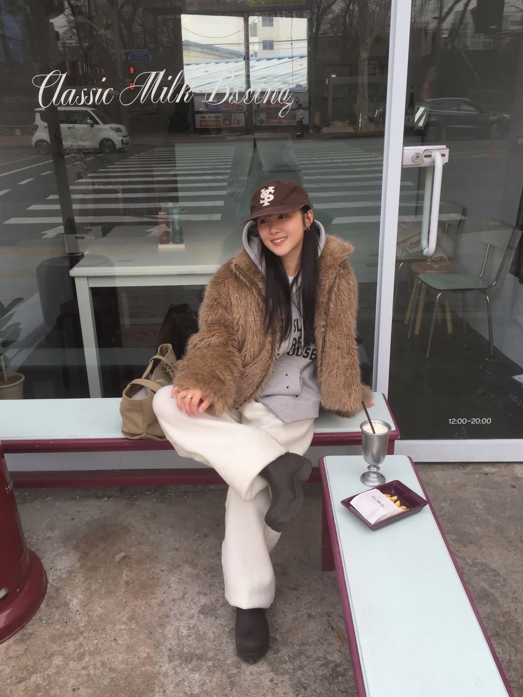 Sunday Ceremony Sy Logo 5 Panel Cotton Cap - Brown 착용 스타일