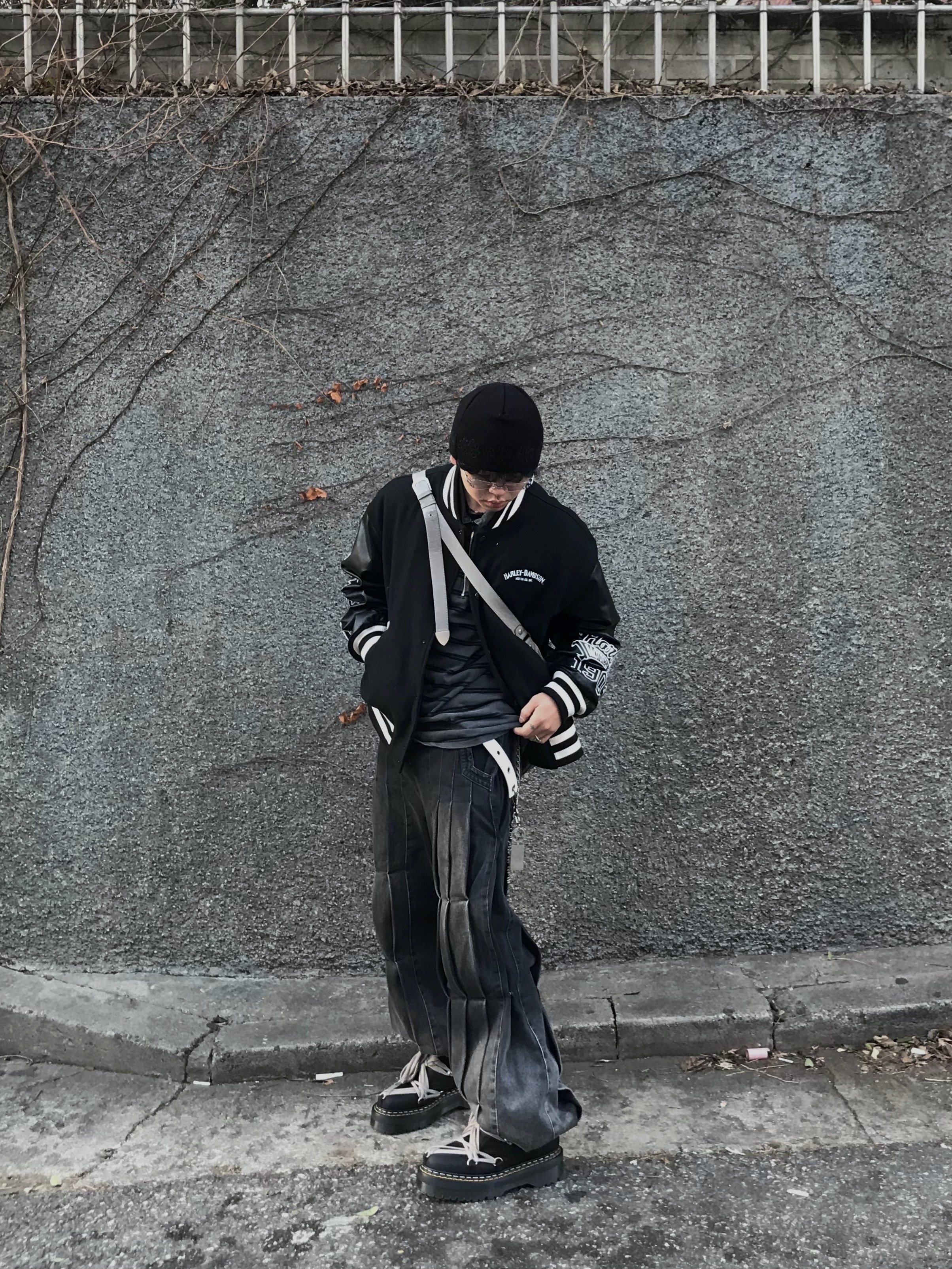 Dr. Martens x Rick Owens 1460 Quad Sole Mega Lace Boots Black, Gentle Monster Mosh 02 Silver Clear 착용 스타일 - 8