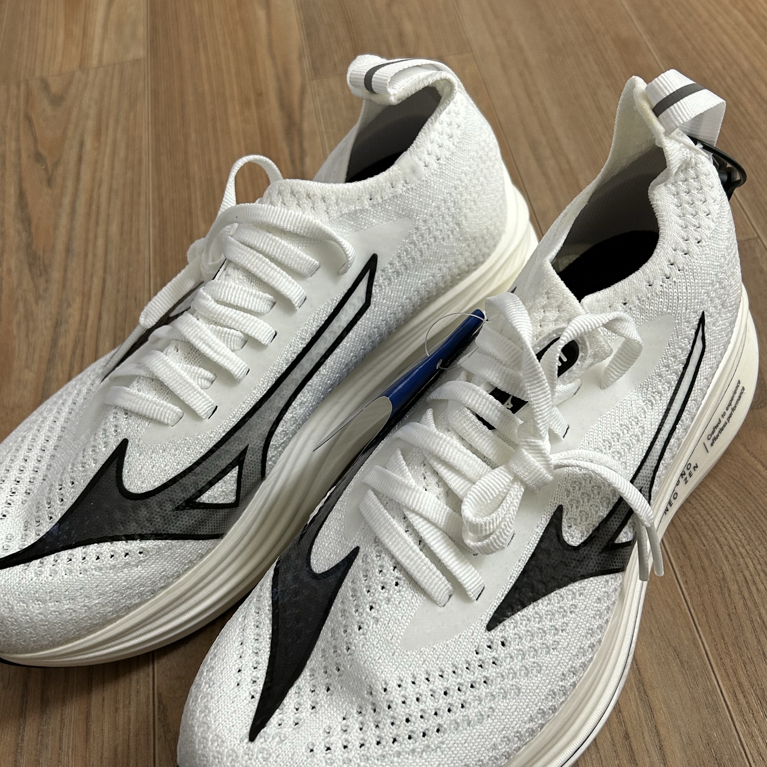 Mizuno Neo Zen White Black 착용 스타일