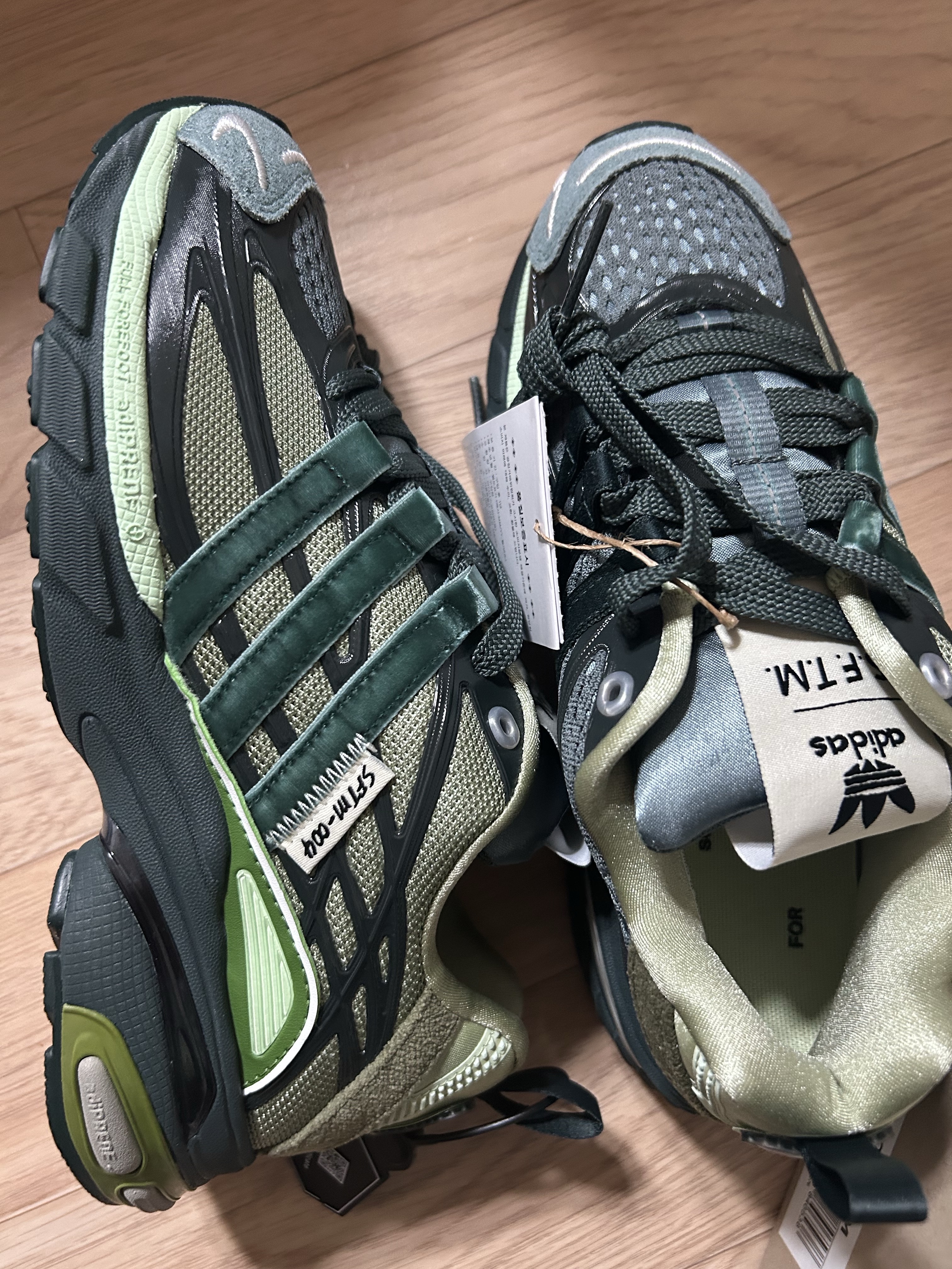 Adidas x Song for the Mute Adistar Cushion Shadow Green College Green 착용 스타일