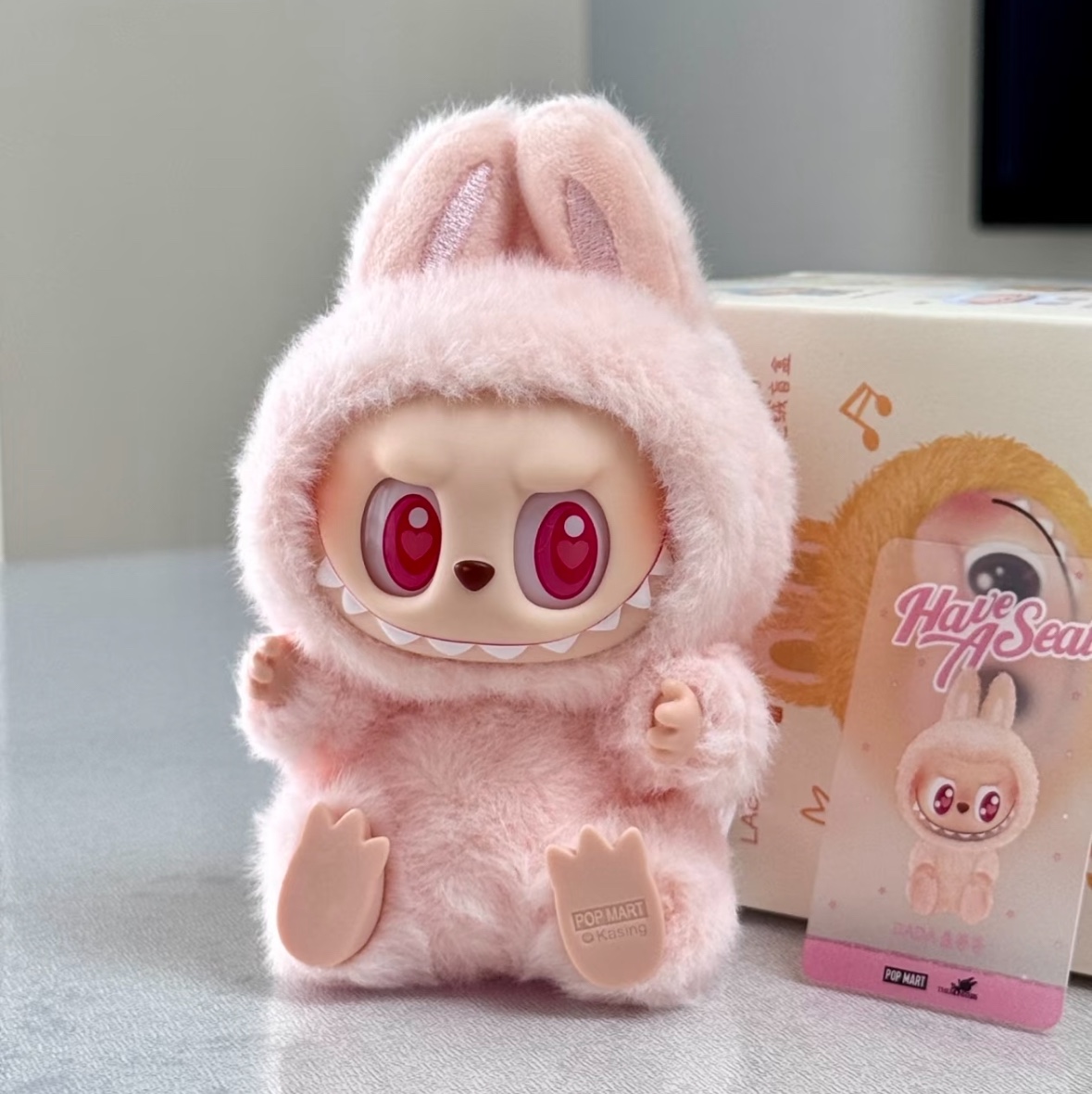 Pop Mart Labubu Let's Play Together Doll Series Dada Keyring (Opened Case) 착용 스타일