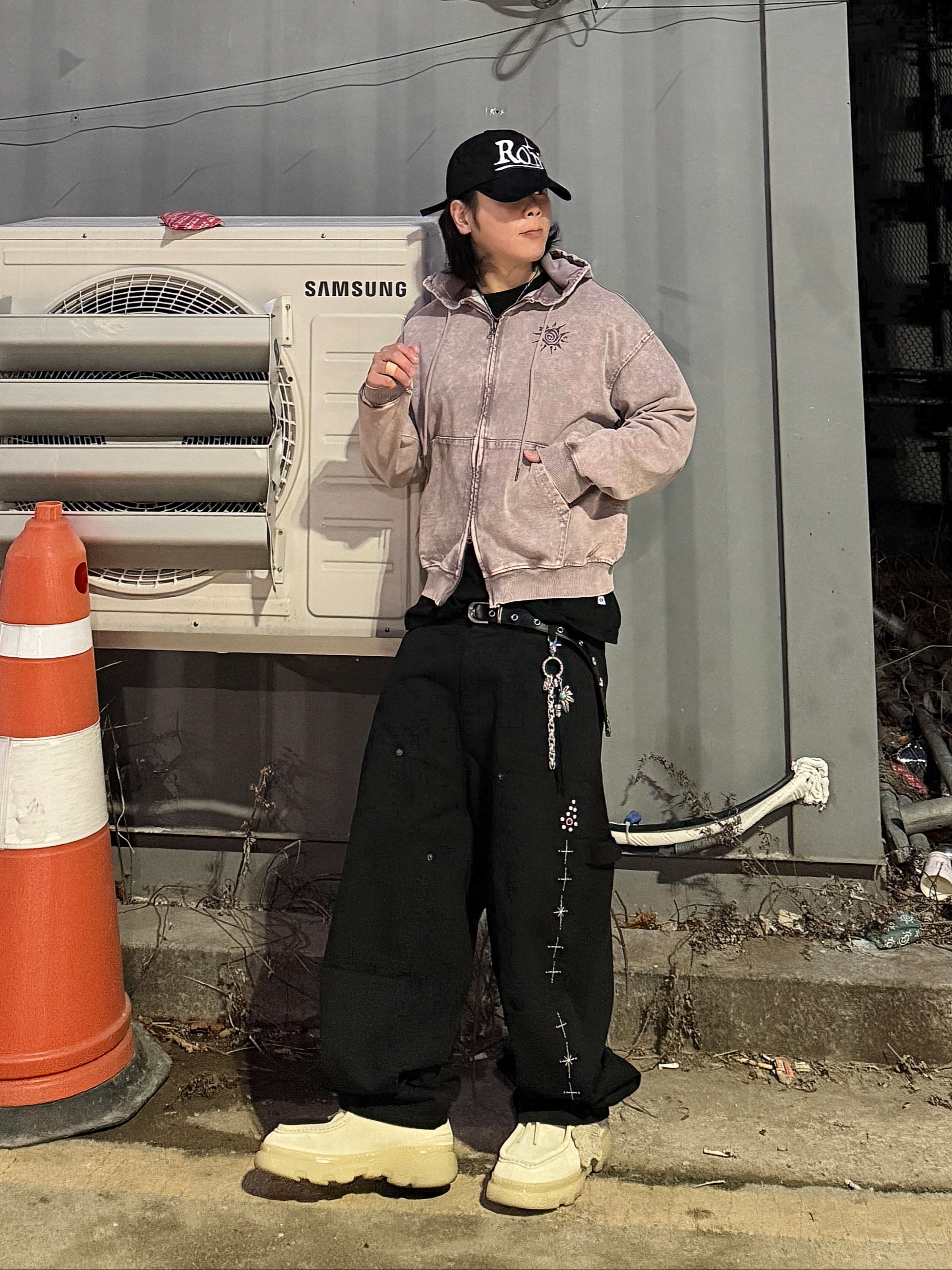 ROARINGRAD Flight Shirring MA-1 Khaki, Aoiro Fake Stud Cutted Double Knee Pants Denim Black 착용 스타일 - 4