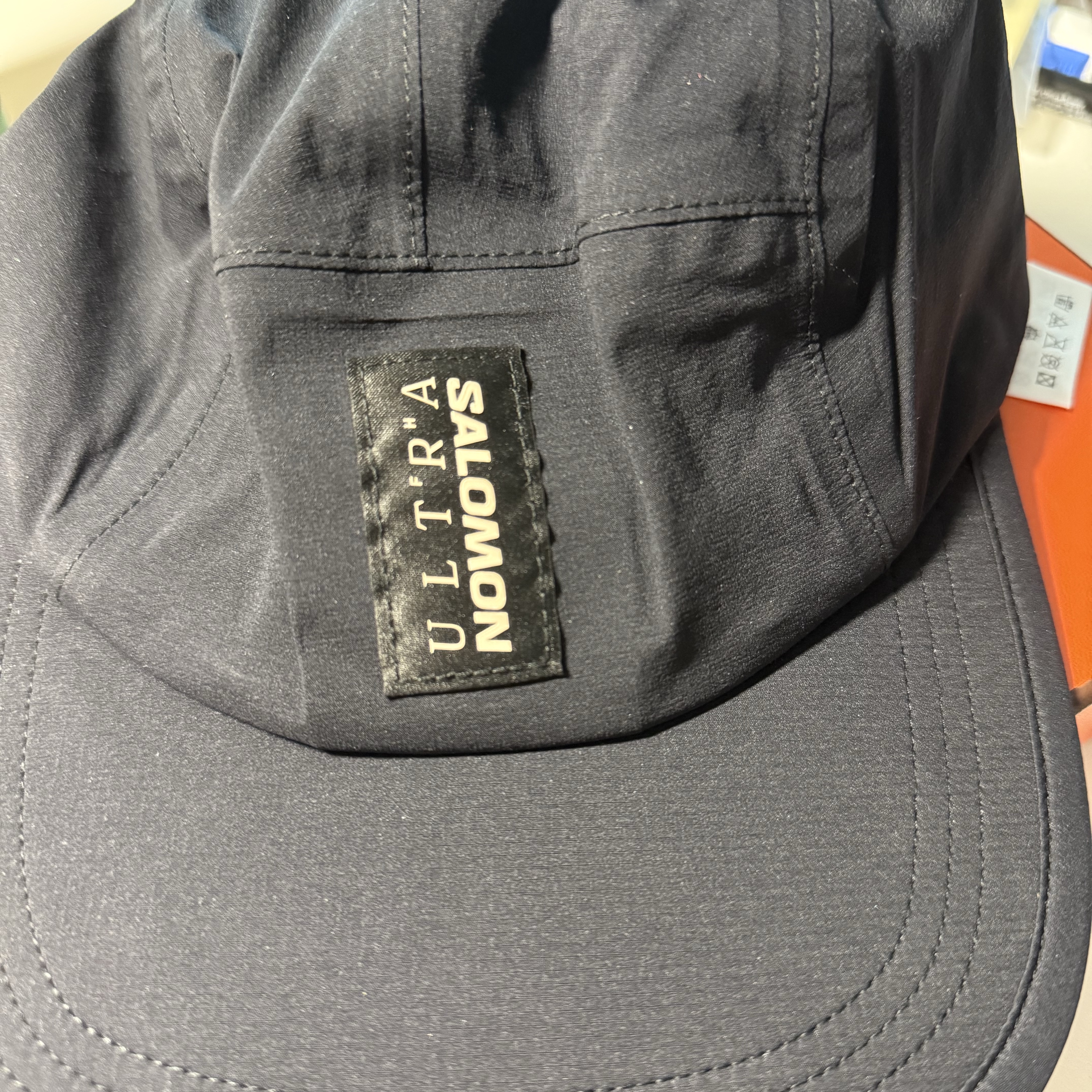 Salomon S/LAB Ultra Waterproof Cap Black 착용 스타일