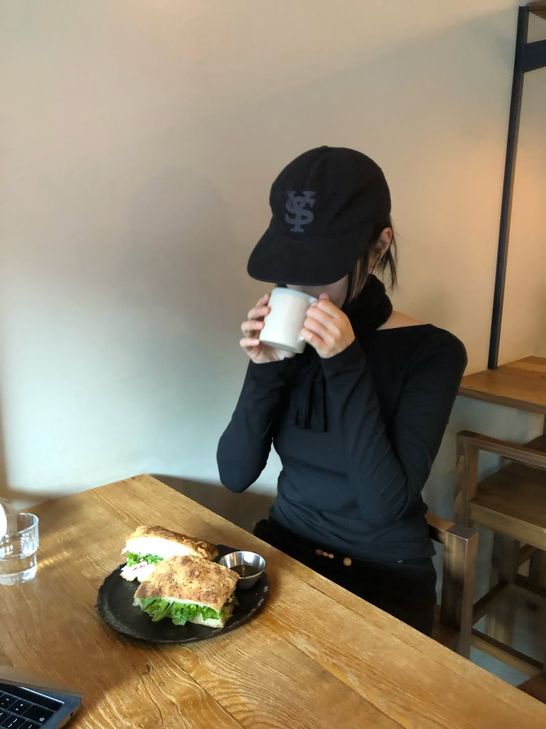 Sunday Ceremony Sy Logo 5 Panel Cotton Cap - Black 착용 스타일