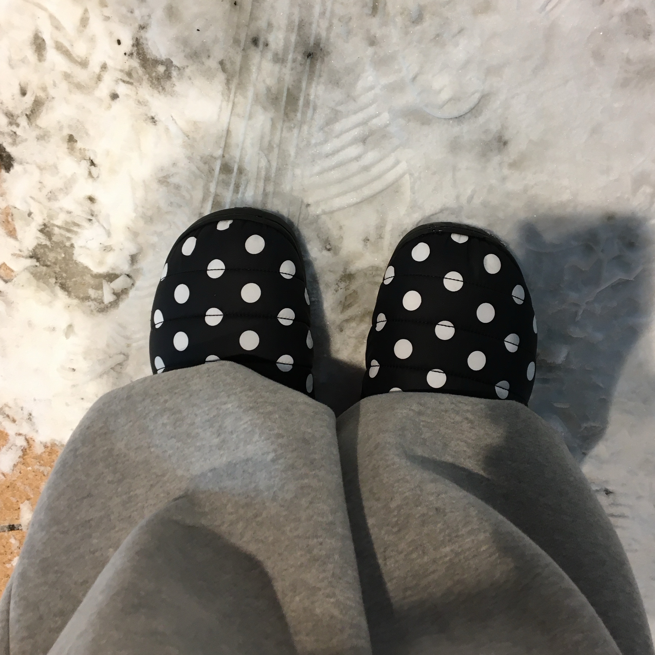 Subu Permanent F-Line Dots, Jacquemus L’echarpe Carro Le Chouchou Jacquard Check Muffler Light Pink 착용 스타일 - 2