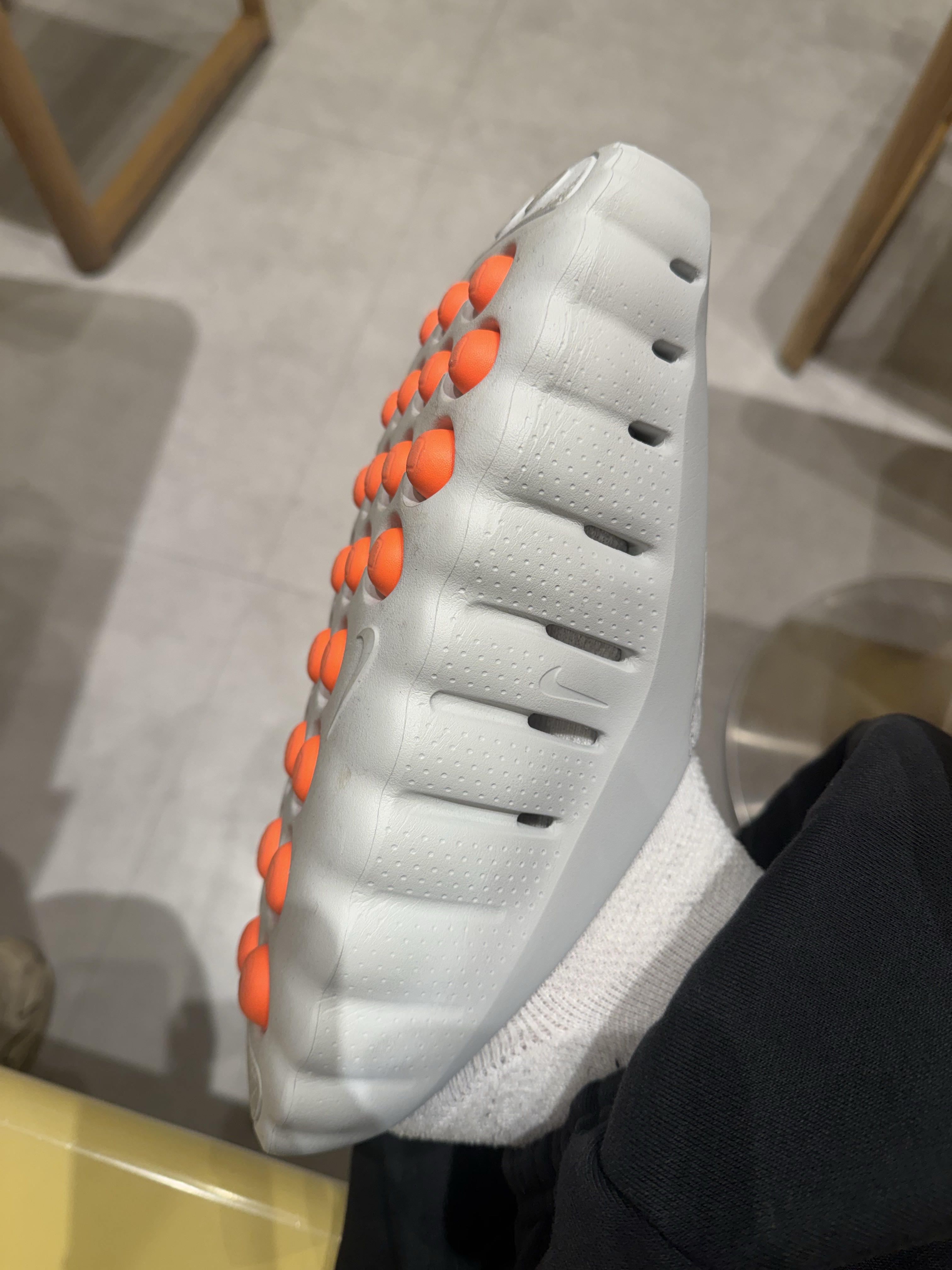 Nike Mind 001 Light Smoke Grey Chrome, Adidas x Willy Chavarria Chavarria Heavyweight Trackpants Black - KR Sizing 착용 스타일 - 3