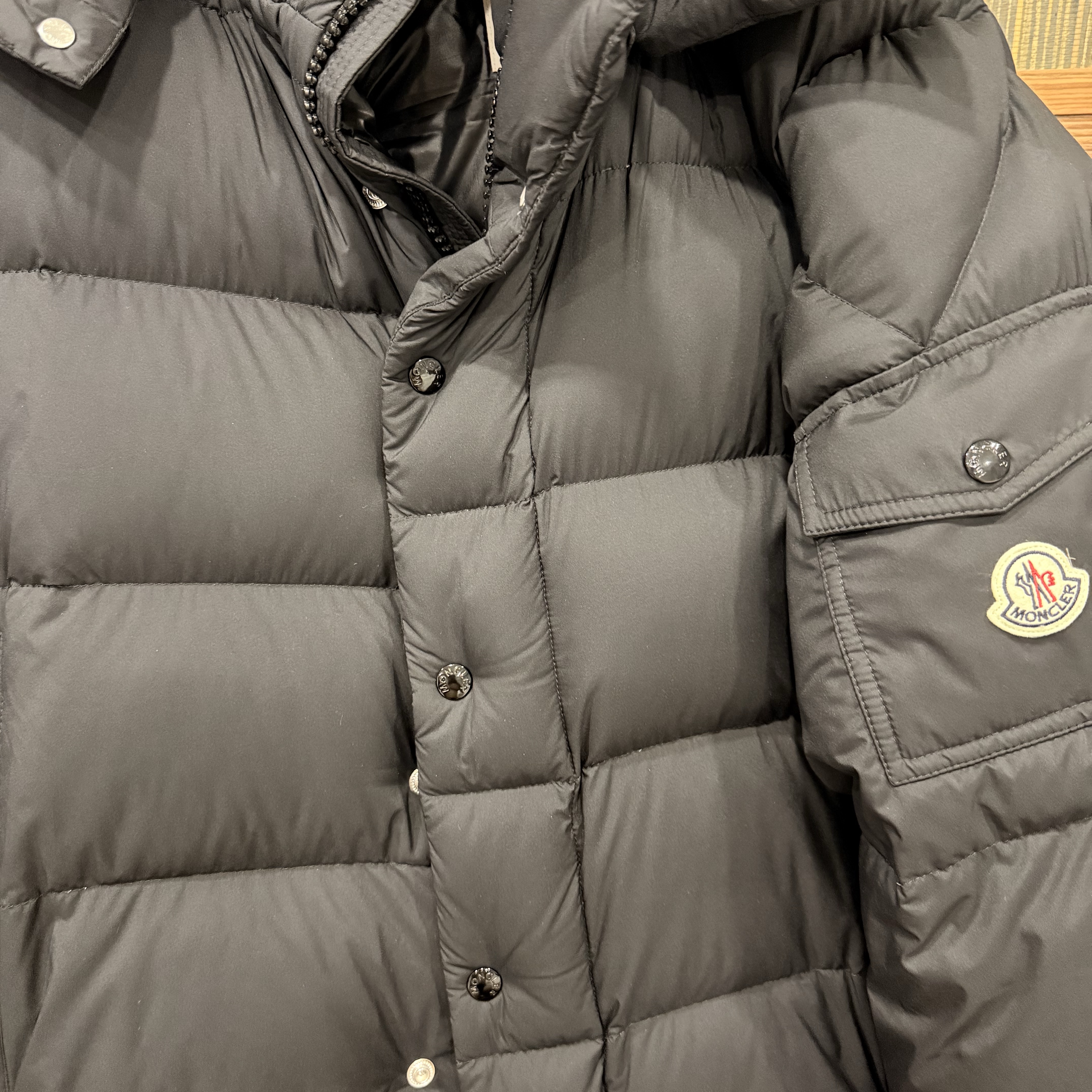 Moncler Maya 70 Hooded Short Down Jacket Black - 25FW 착용 스타일