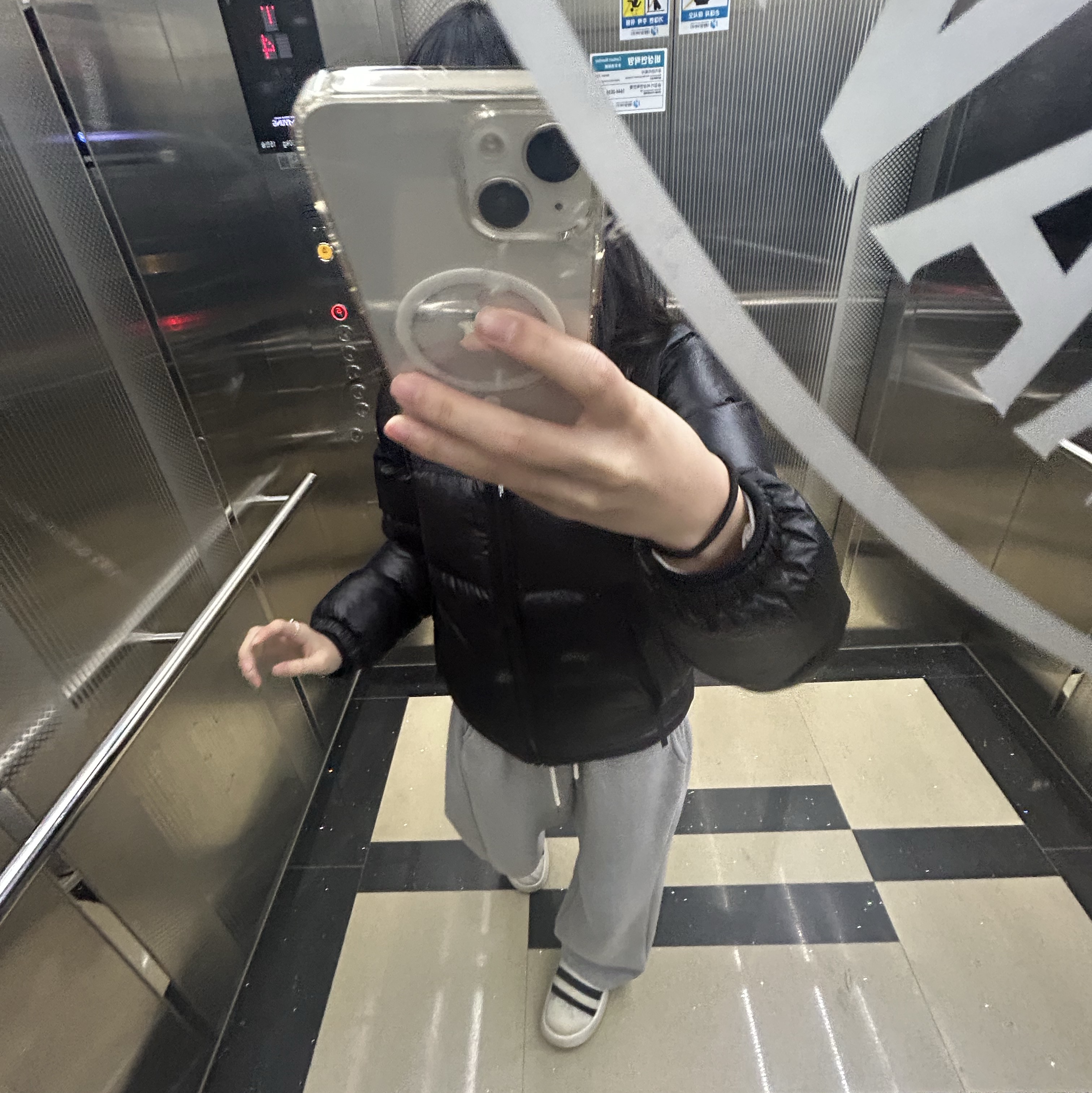 (W) The North Face Nuptse On Ball Jacket Black, Adidas Puffylette Off White 착용 스타일