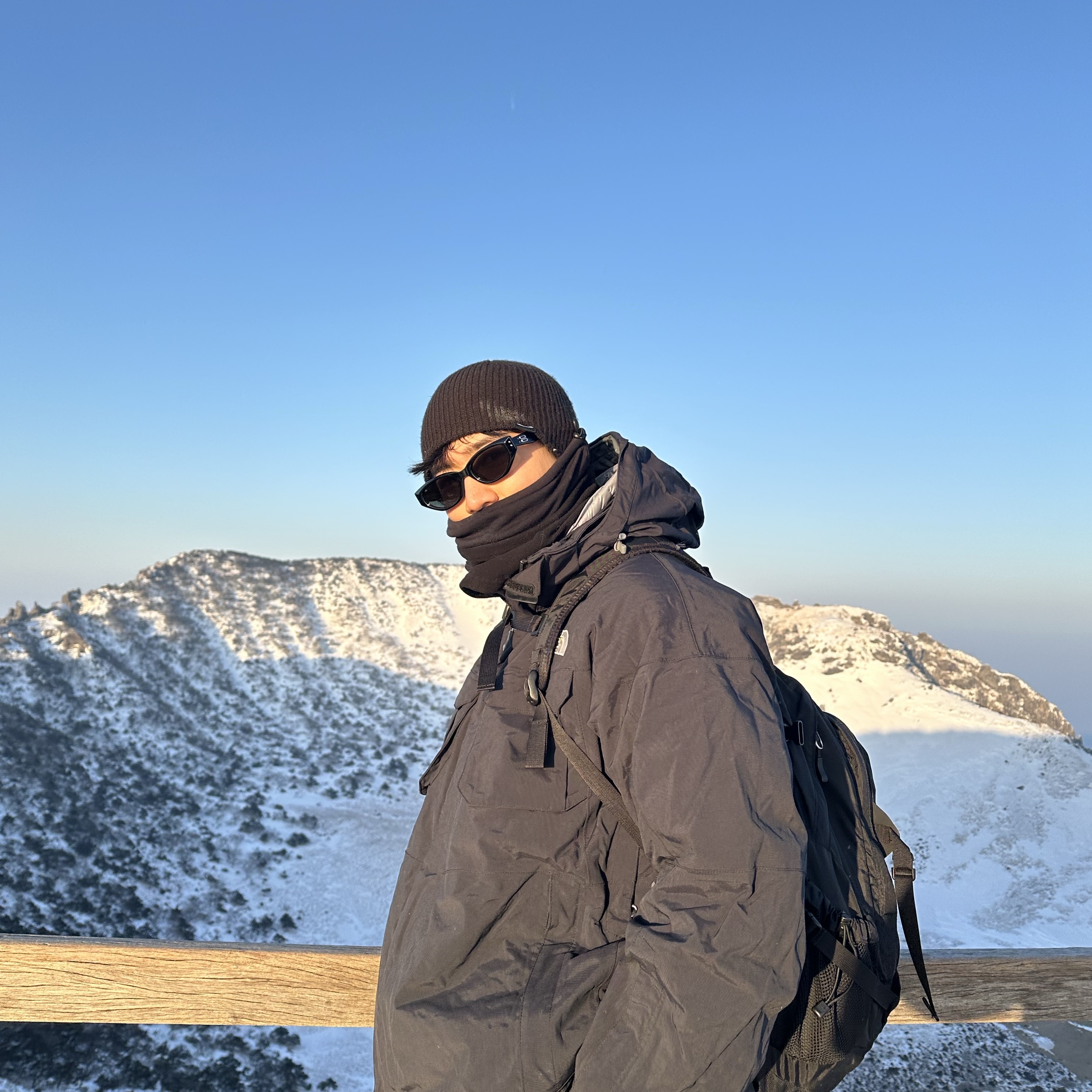 The North Face Matier Down Hoodie RDS Light Gray - 25FW, The North Face Borealis M Backpack Black 착용 스타일 - 2