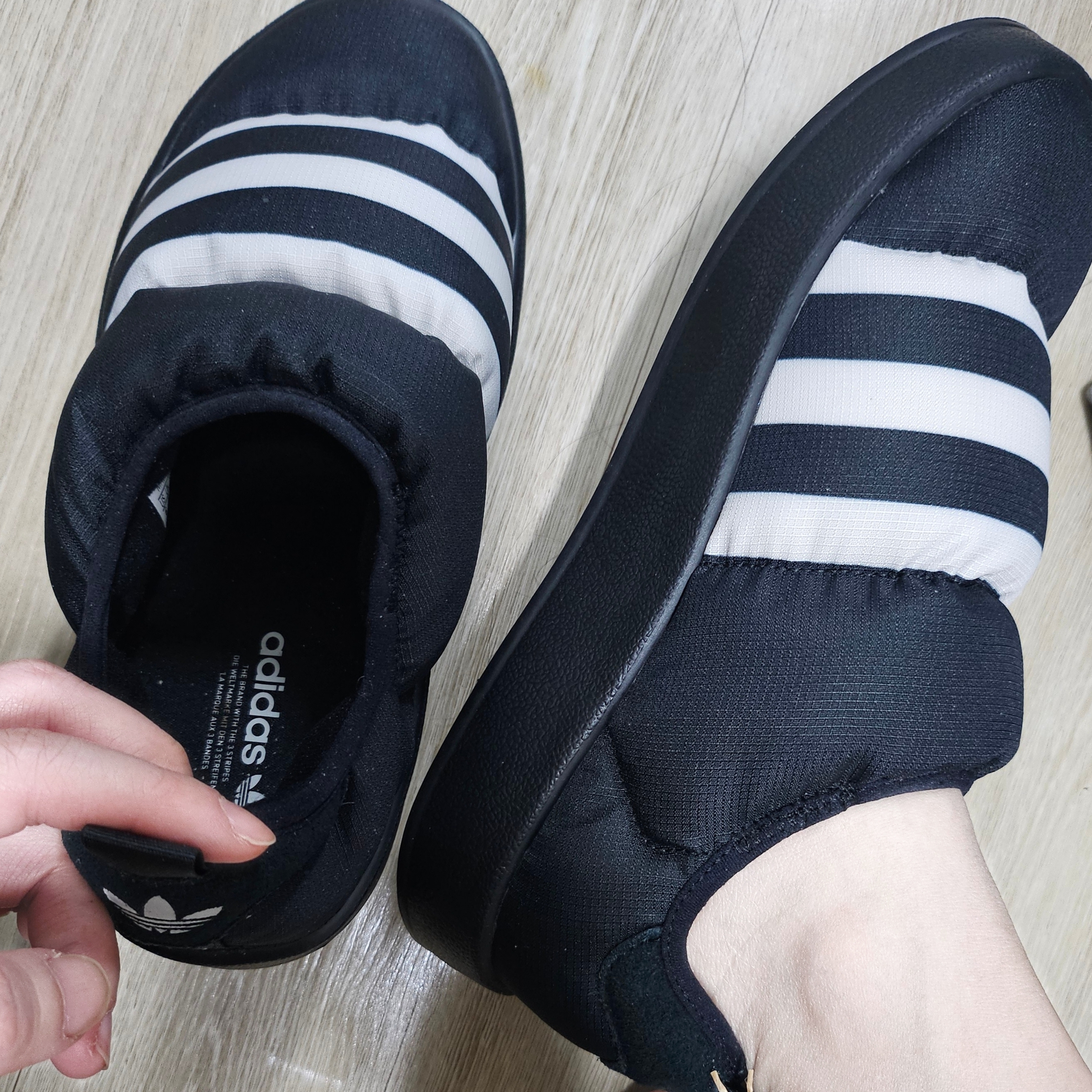 Adidas Puffylette Core Black 착용 스타일 - 4