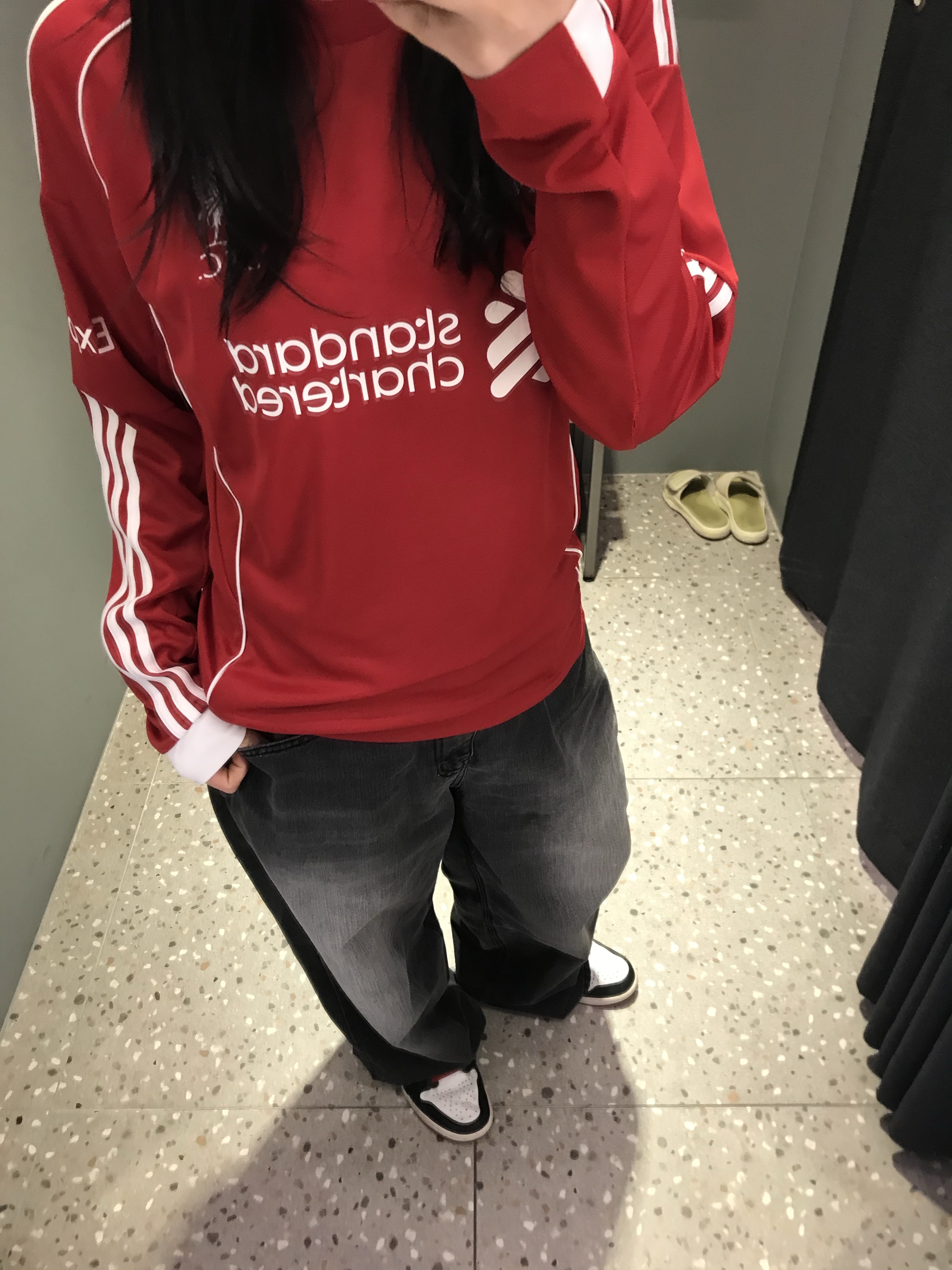Adidas Liverpool FC 2025/26 Home Long Sleeve Jersey Strawberry Red - KR Sizing (Non Marking Ver.), Jordan 1 Retro Low OG Black Toe 착용 스타일 - 1