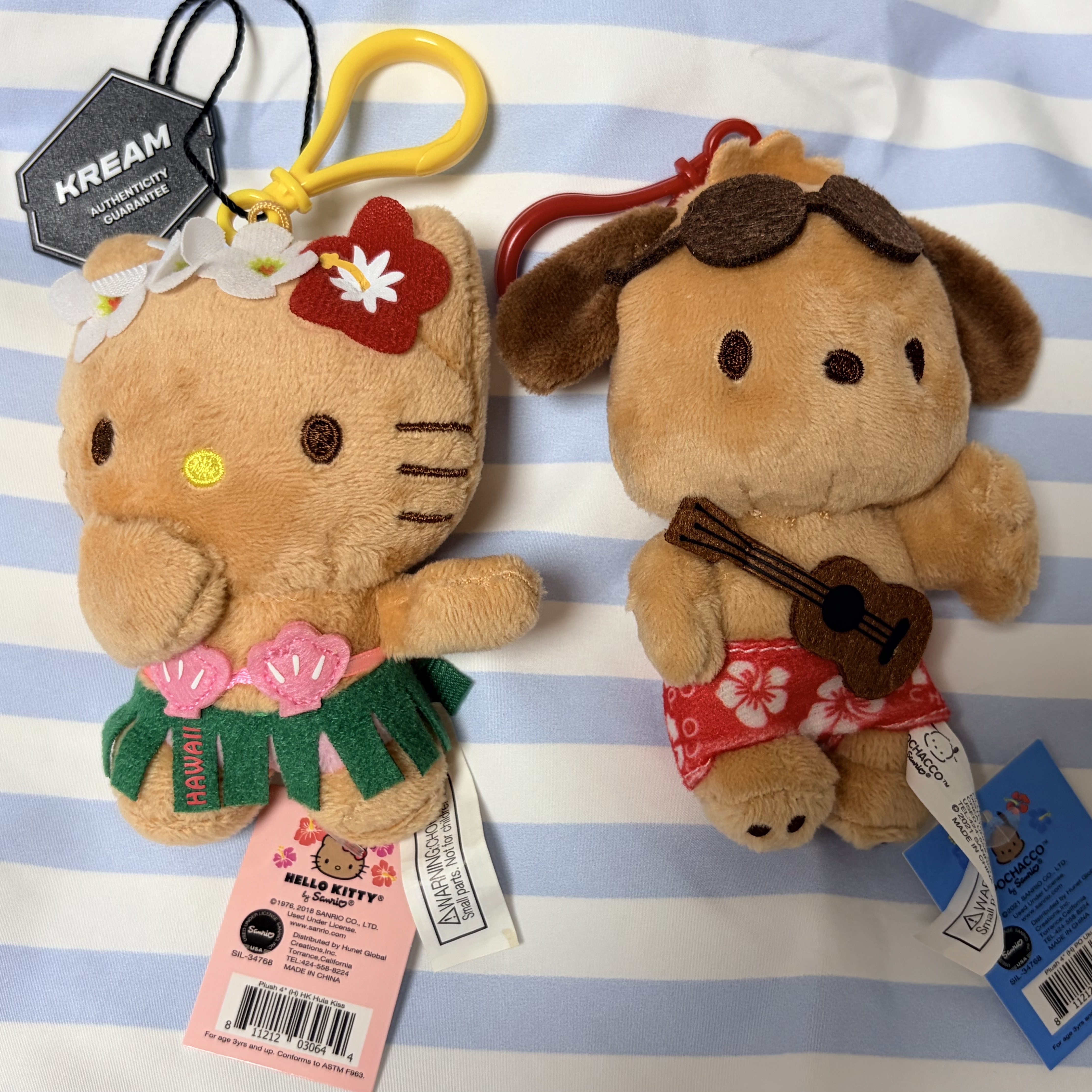 Sanrio Pochacco Plush 4" Strap Ukulele (Renewal Ver.), Sanrio Hello Kitty Hula Kiss 4" Hawaii Series Plush 착용 스타일 - 2