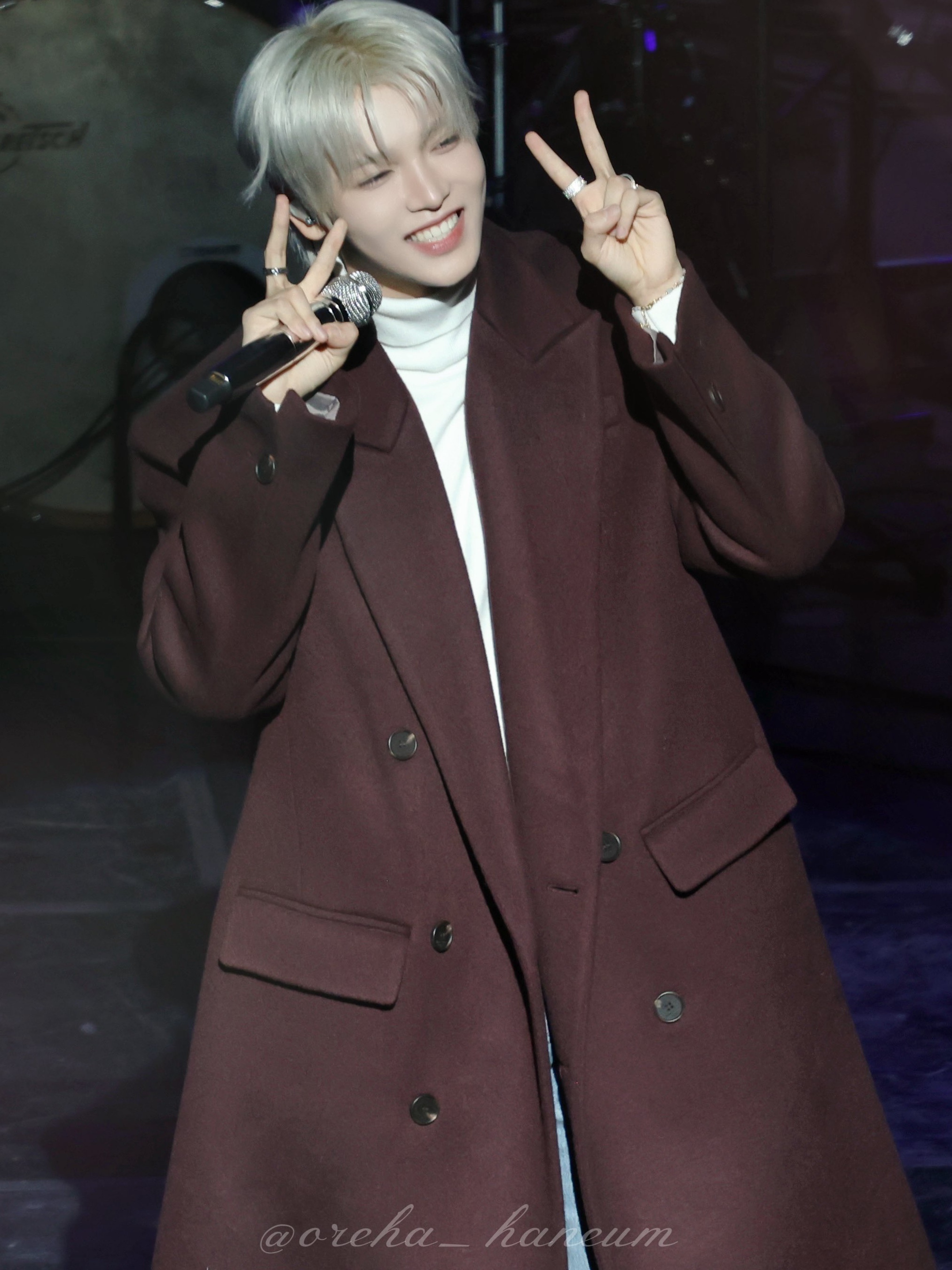 Undermycar 25FW Over Boxy Fit Tailored Coat Burgundy, Undermycar 25FW Over Boxy Fit Tailored Coat Charcoal 착용 스타일 - 1