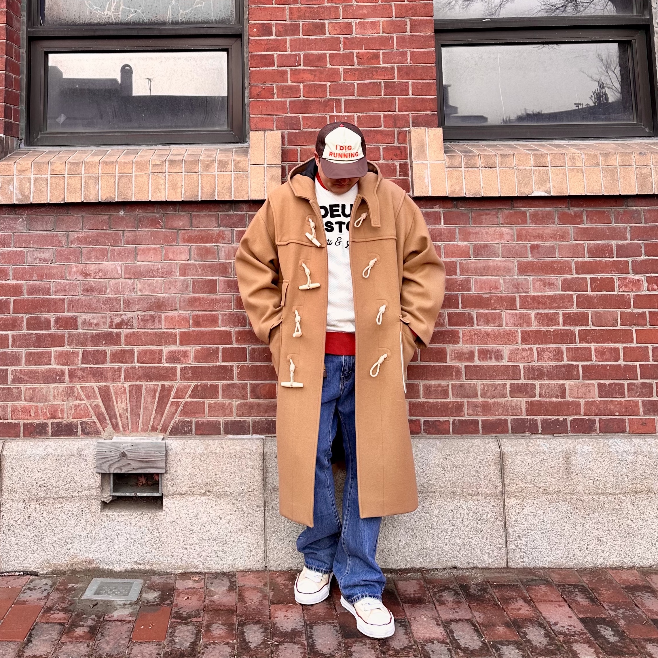 Alex Zono I Dig Running Trucker Hat OG Brown, Gentle Monster x Maison Margiela MM114 Black Clear 착용 스타일 - 2