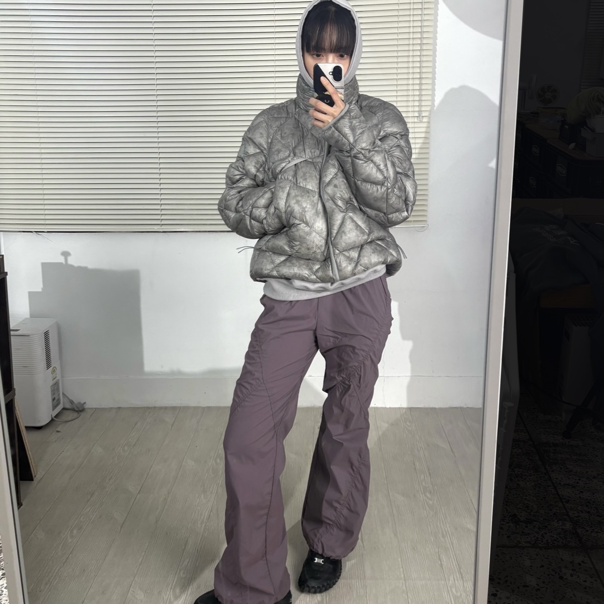 ROA Nuna 800 Fill Power Hooded Down Jacket Silver, WHILE Soft Shell Climbing Pants Dusty Violet 착용 스타일