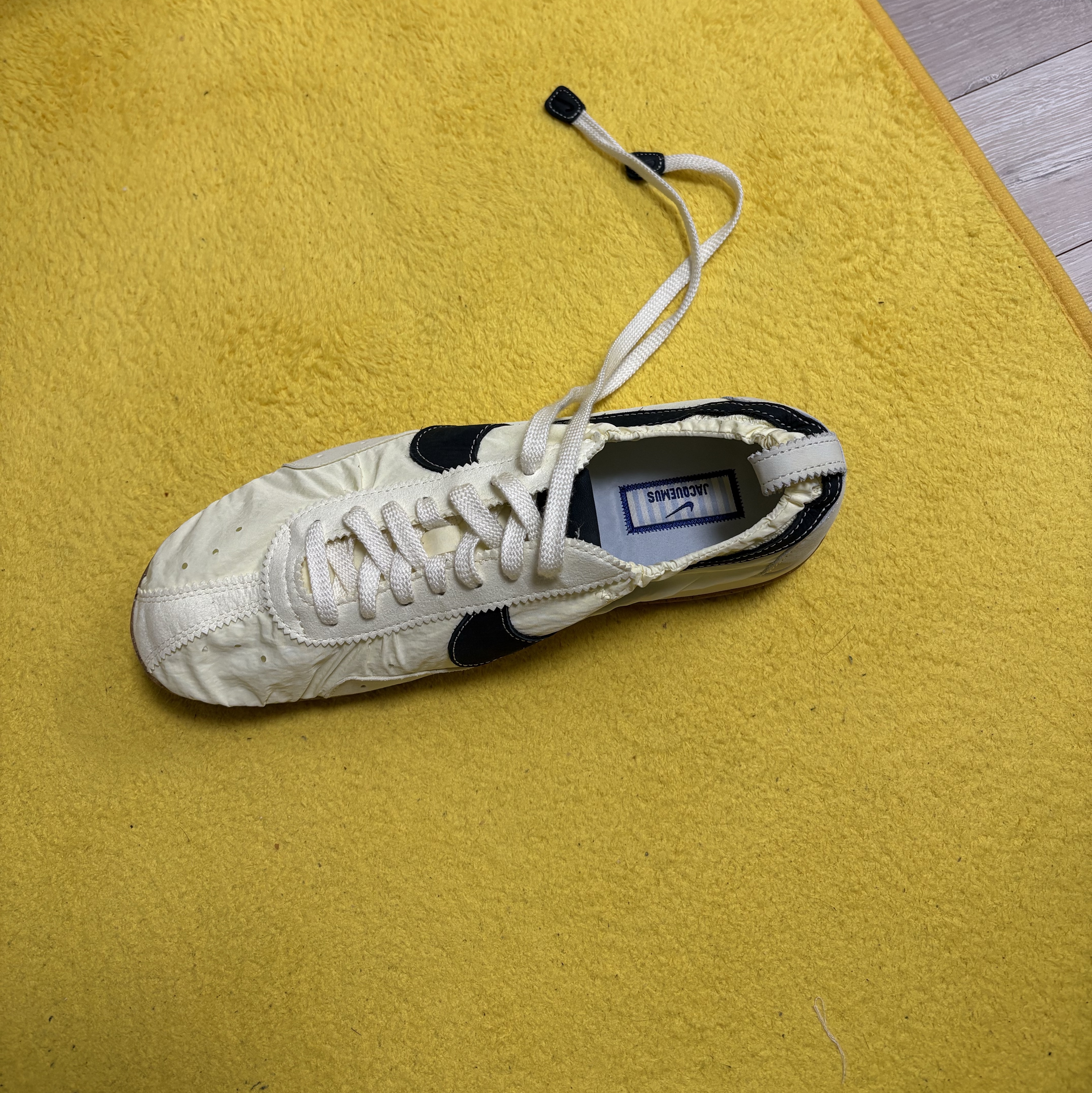 Nike x Jacquemus Moon Shoe SP Alabaster Off Noir 착용 스타일 - 1