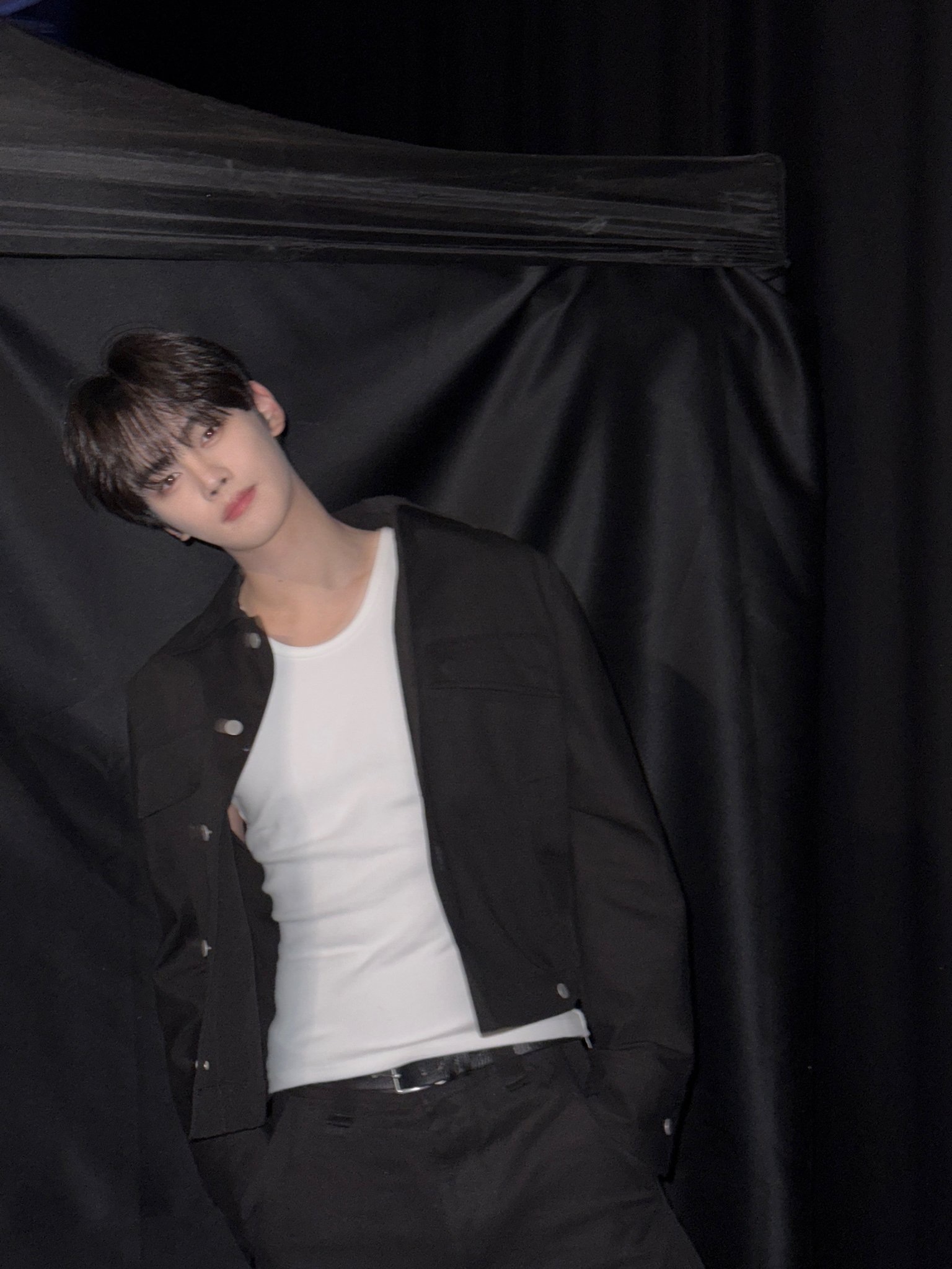 Nonnod Segment Jacket Black, Nonnod Segment Jacket Beige 착용 스타일 - 1