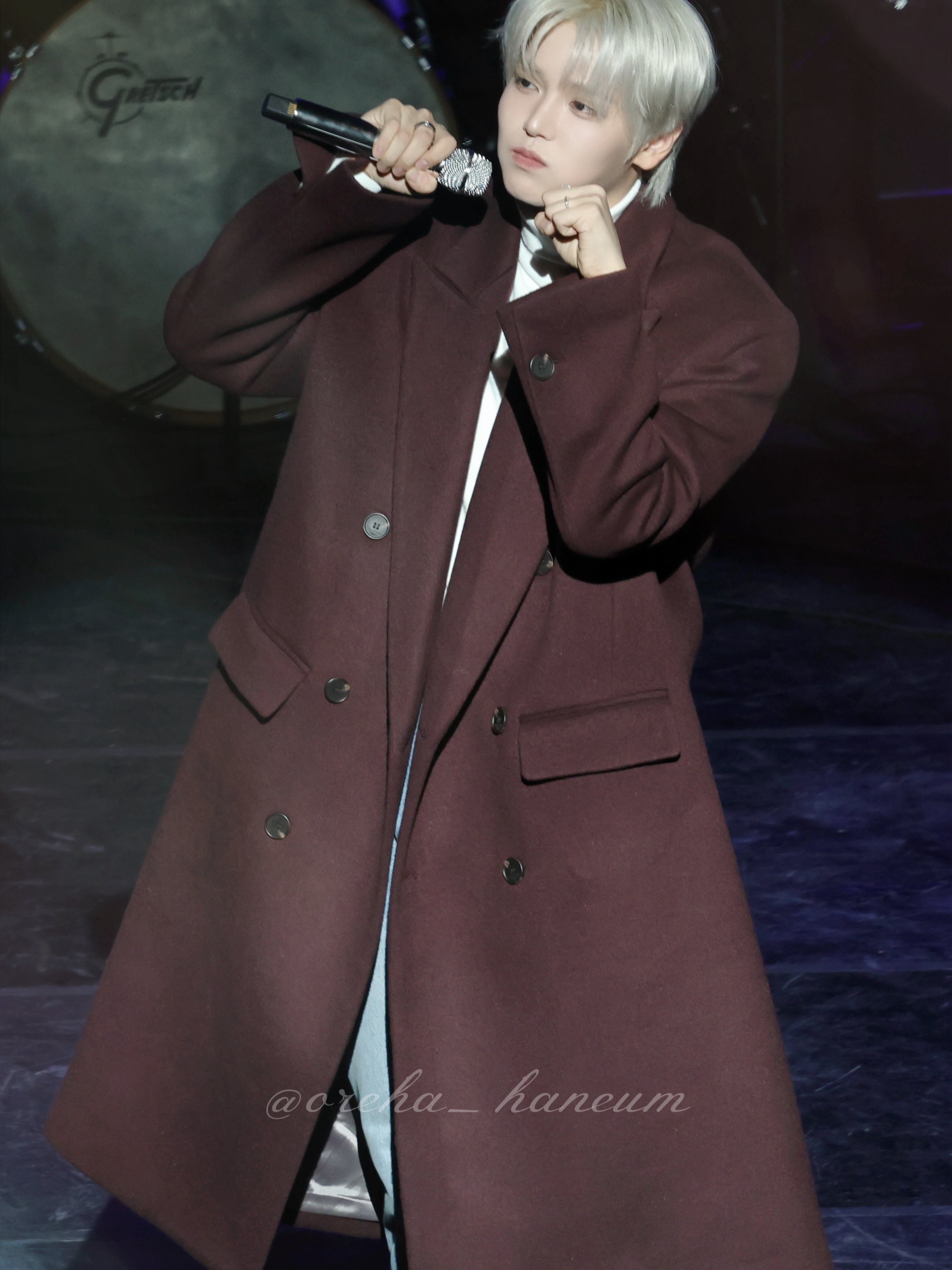 Undermycar 25FW Over Boxy Fit Tailored Coat Burgundy, Undermycar 25FW Over Boxy Fit Tailored Coat Charcoal 착용 스타일 - 3