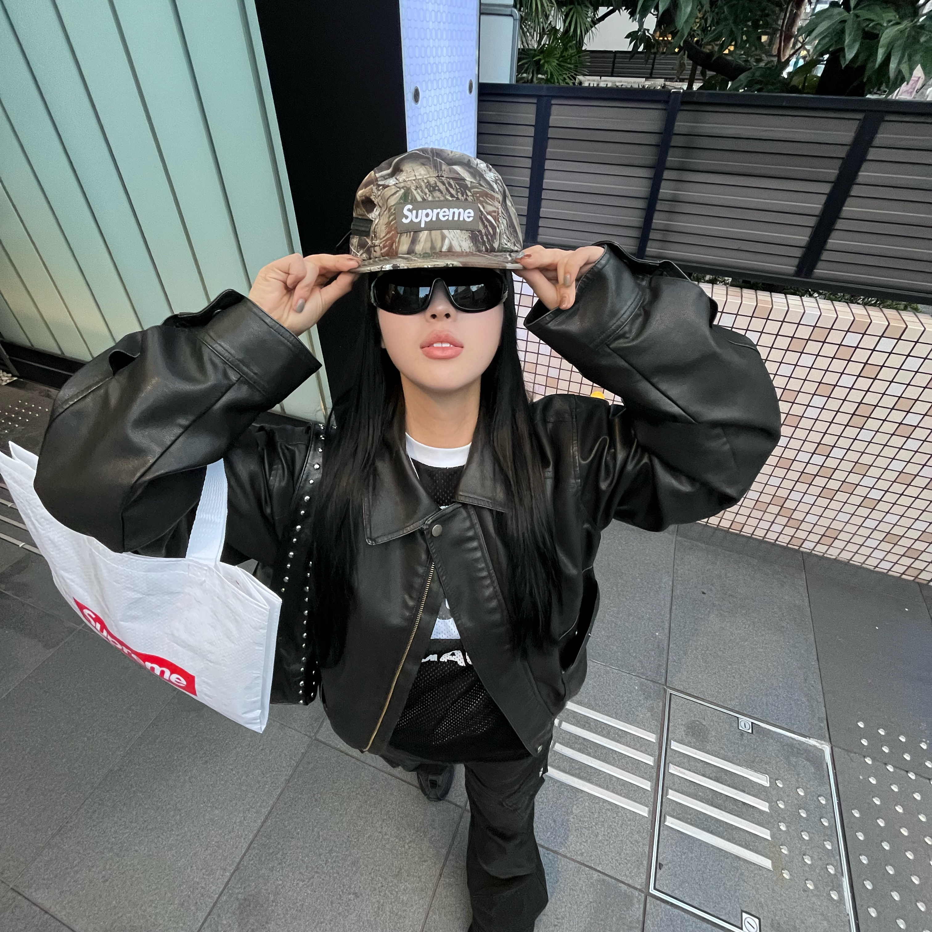 Supreme Washed Chino Twill Camp Cap Realtree Hardwoods Camo - 25SS 착용 스타일 - 1