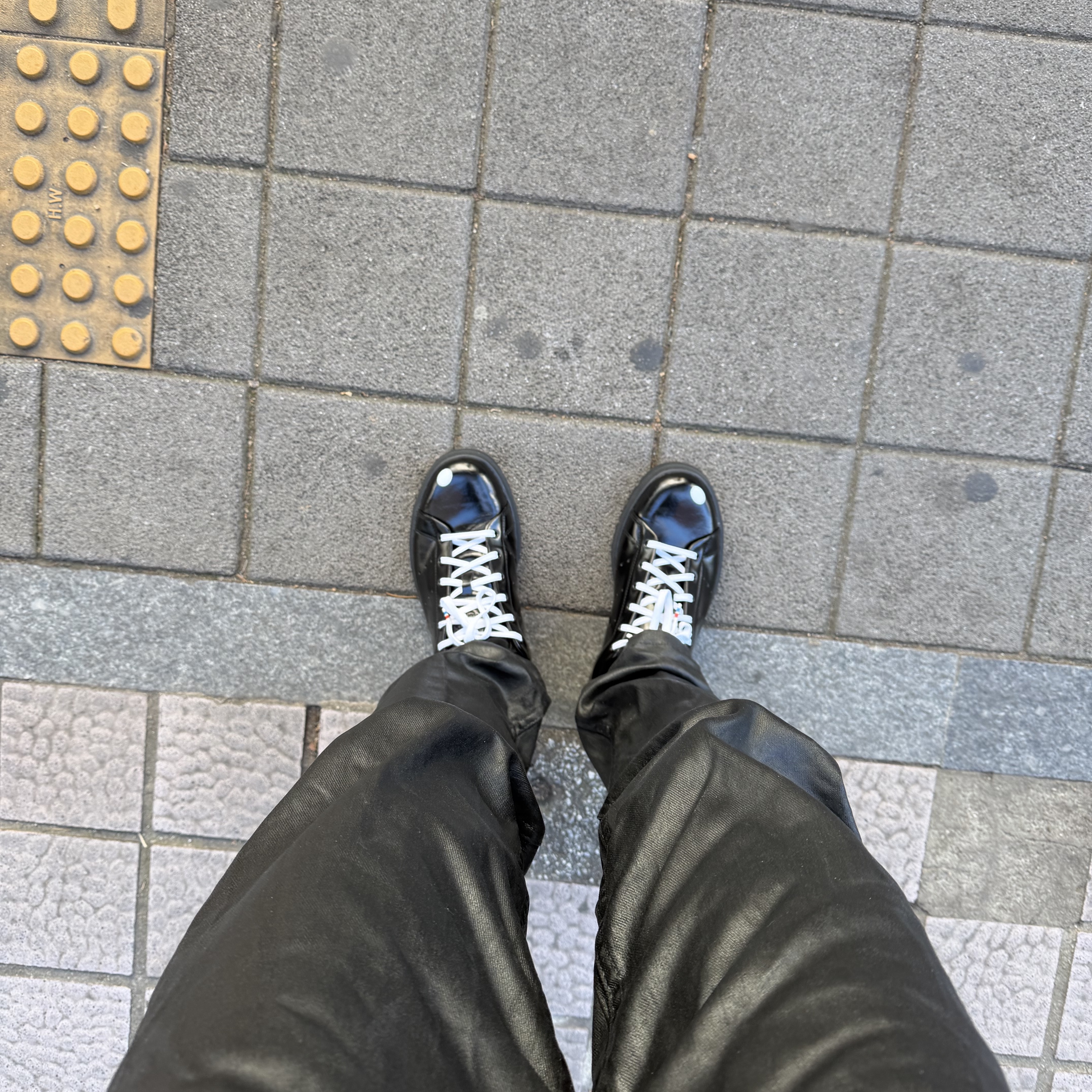 Adidas x Spongebob Stan Smith Freizeit Core Black 착용 스타일