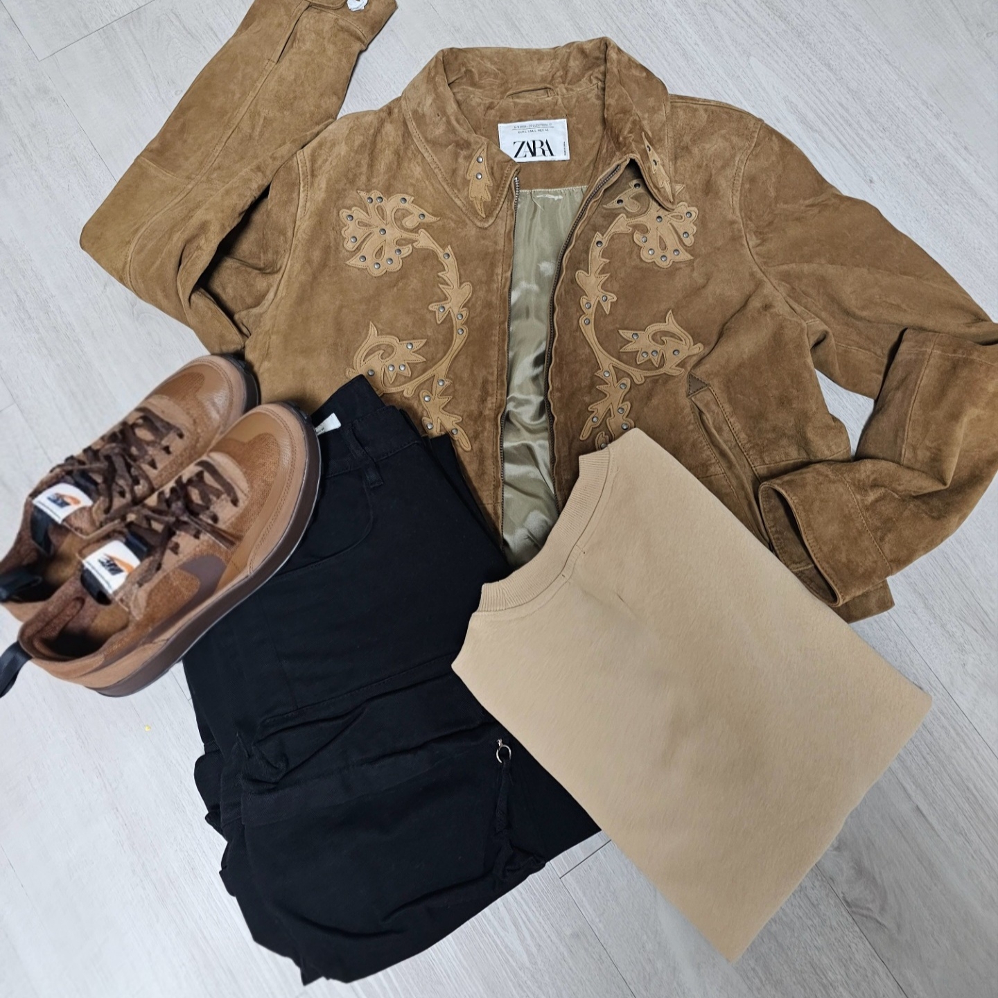 Zara Utility Pocket Pants Black, Nike x Tom Sachs General Purpose Shoe Brown 착용 스타일