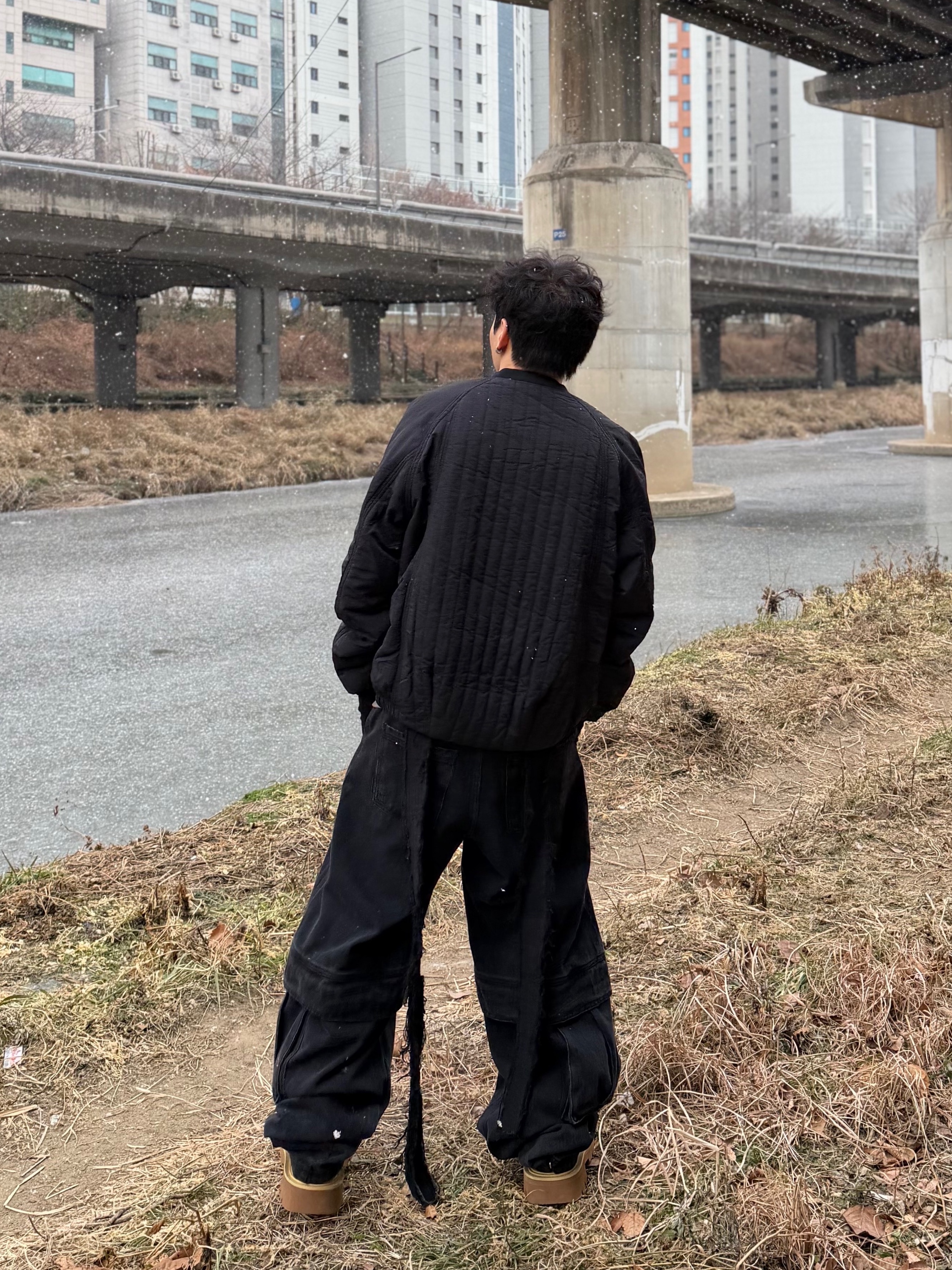 noun Quilted Jumper Black, noun Quilted Jumper Taupe 착용 스타일 - 6