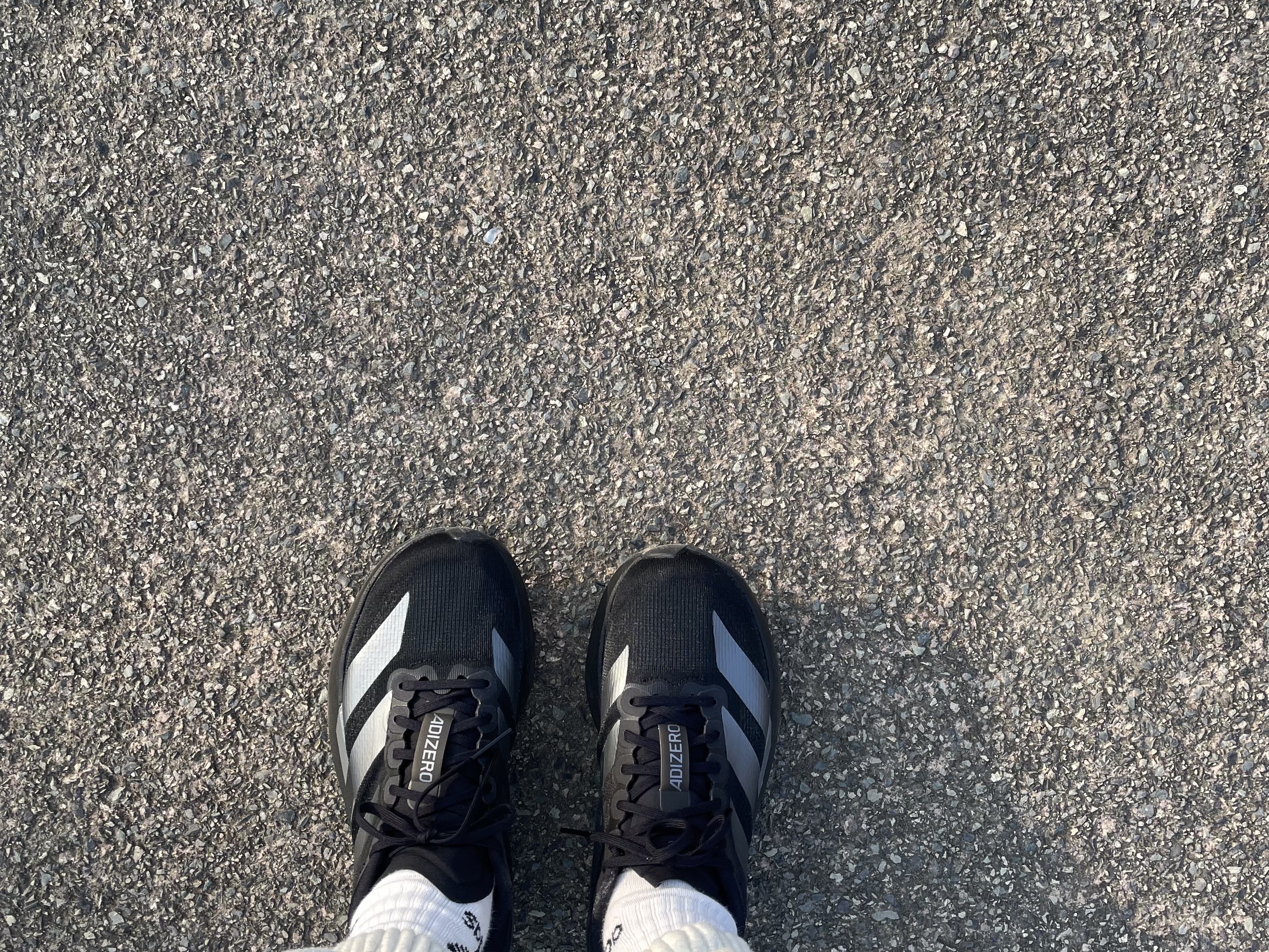 (W) Adidas Adizero EVO SL Core Black Iron Metallic 착용 스타일 - 1