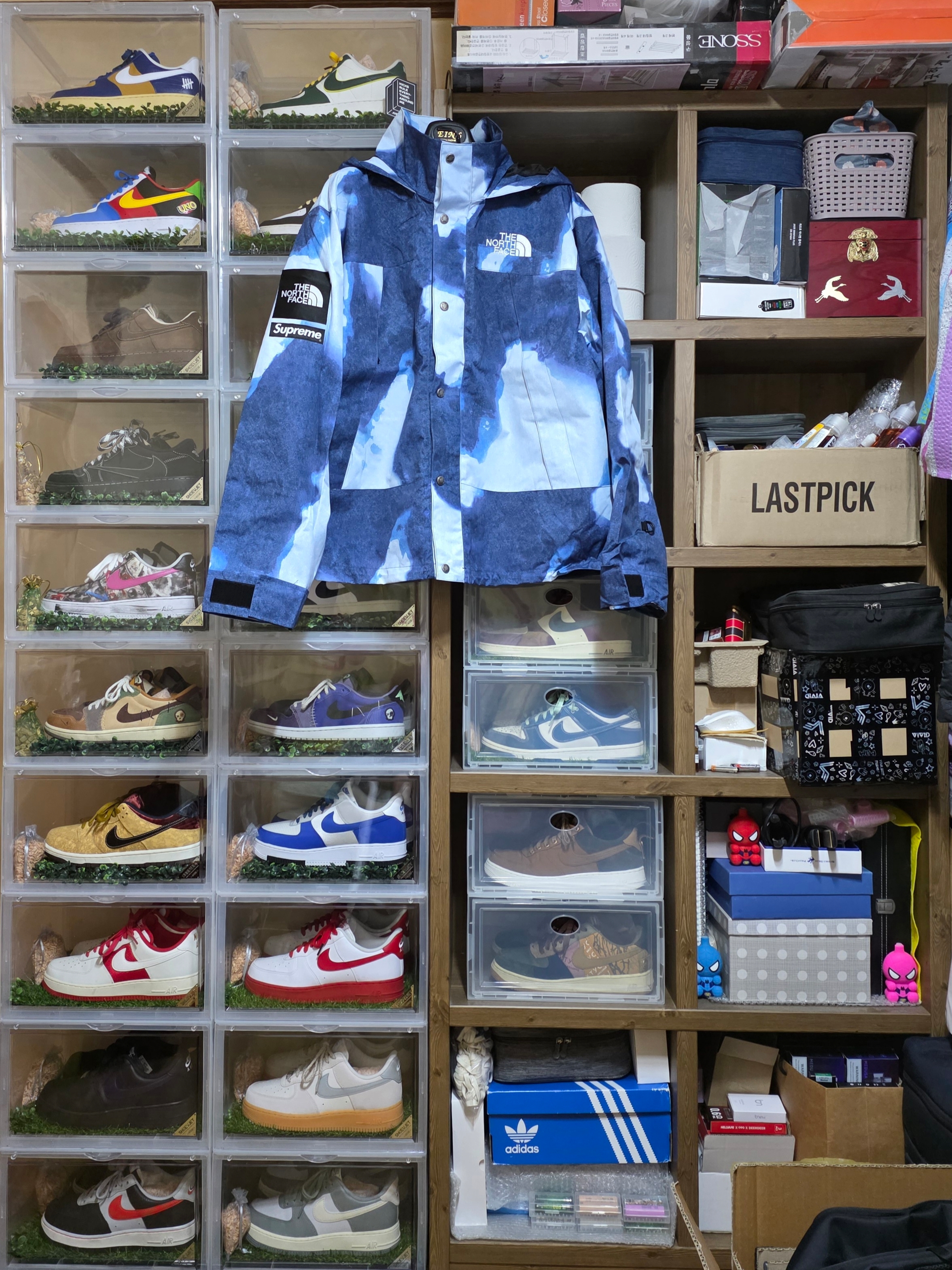 Supreme x The North Face Bleached Denim Print Mountain Jacket Indigo - 21FW 착용 스타일