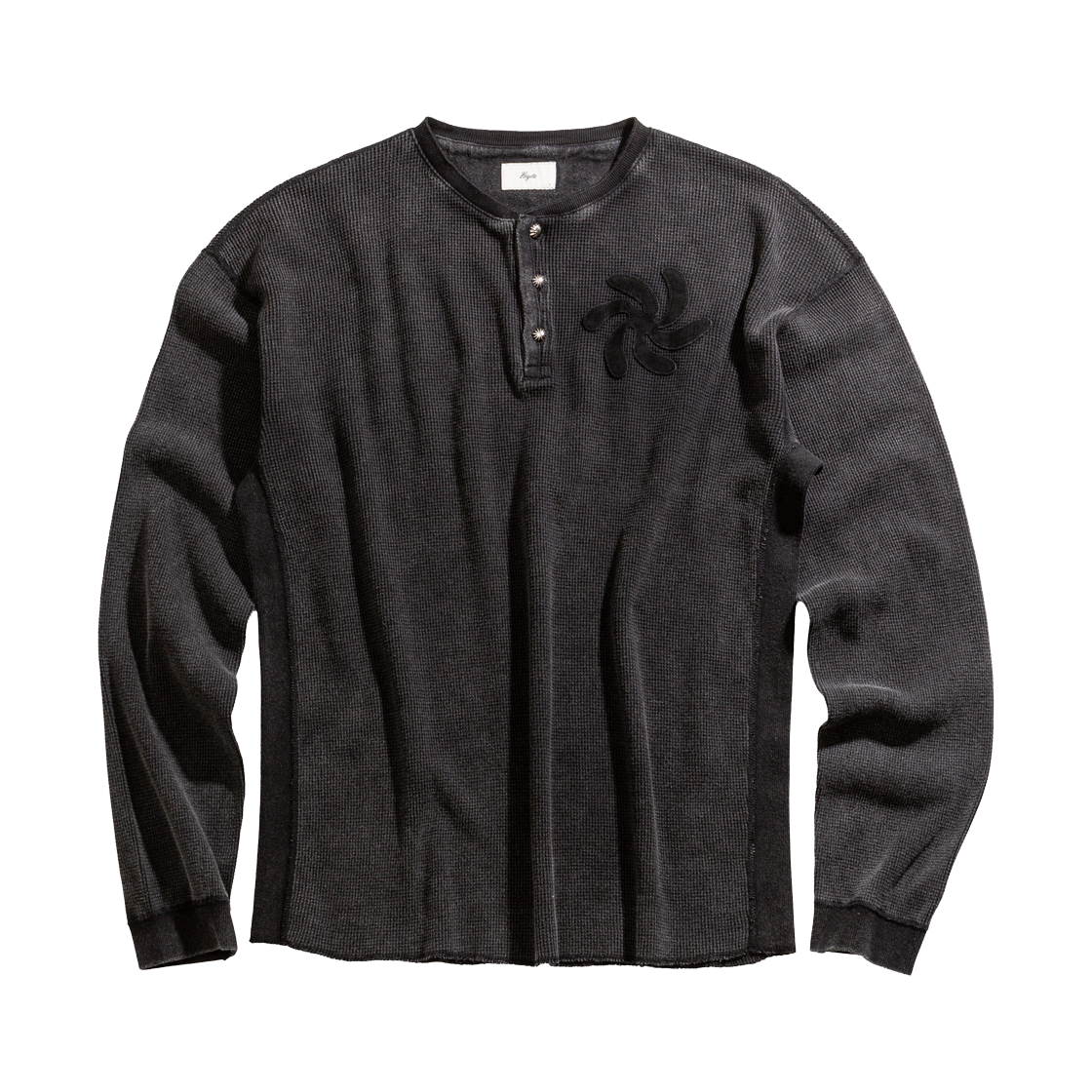 헤이스트 엠블럼 빈티지 써멀 니트 헨리 셔츠 빈티지블랙(HEYSTE Emblem Vintage Thermal Knit Henley Shirt Vintage Black)