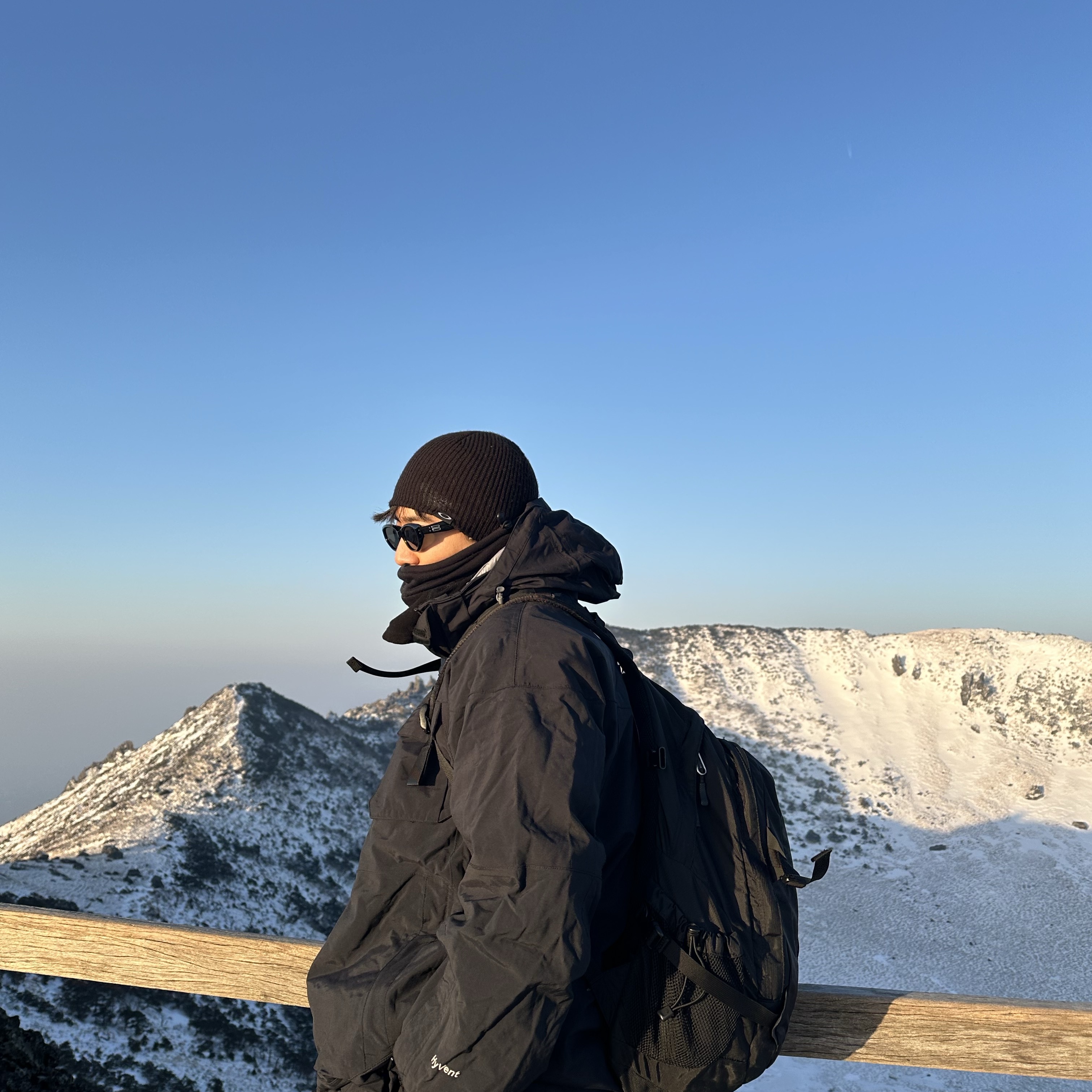The North Face Matier Down Hoodie RDS Light Gray - 25FW, The North Face Borealis M Backpack Black 착용 스타일 - 3