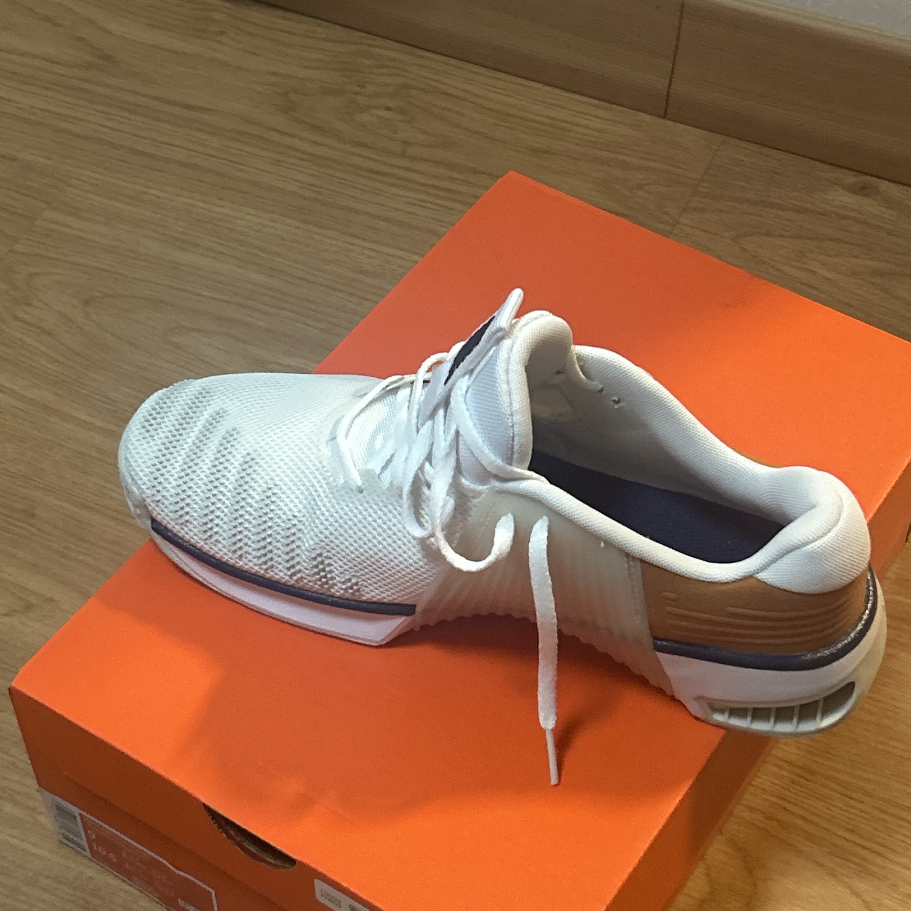 Nike Metcon 9 AMP White Light Bone 착용 스타일