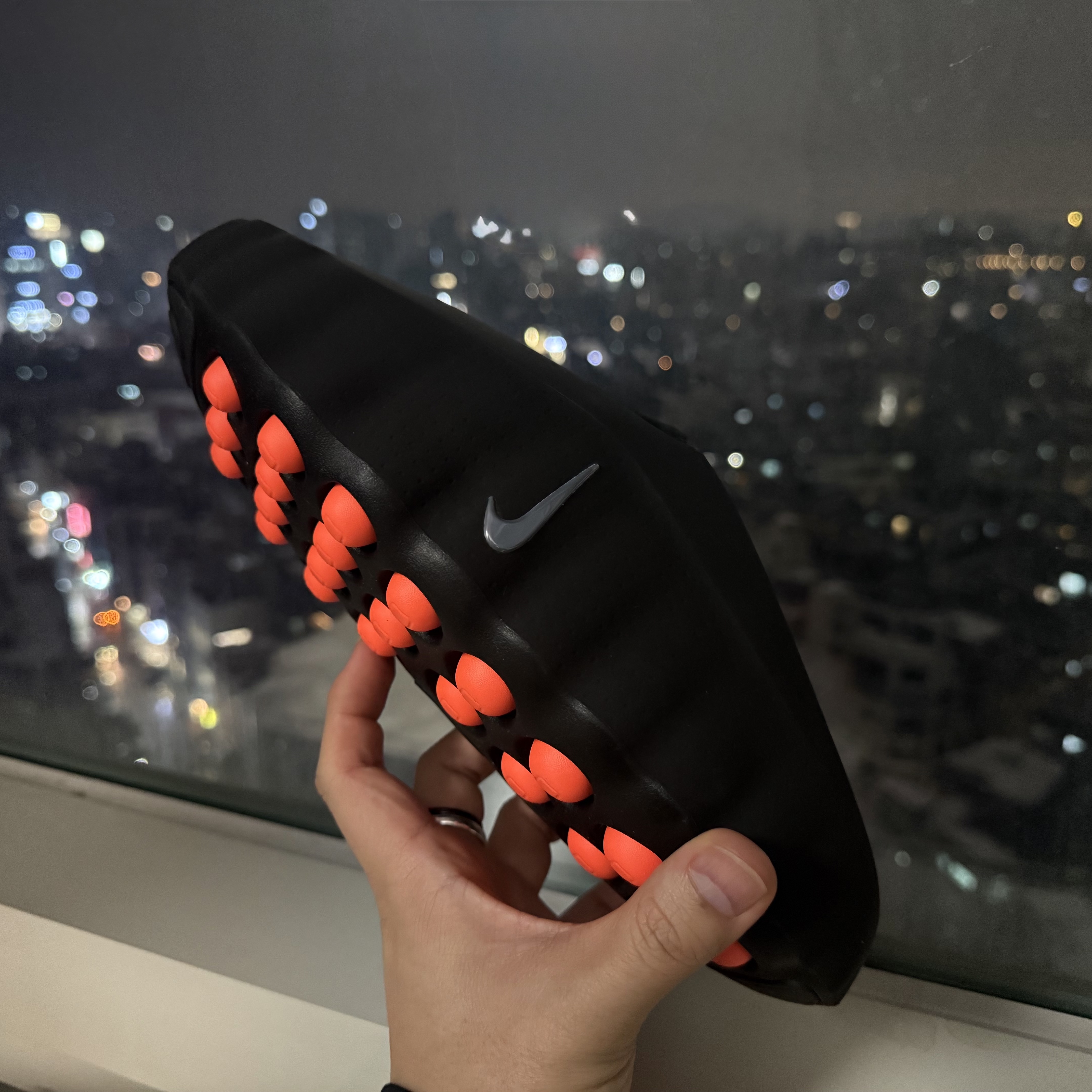 Nike Mind 001 Black Chrome 착용 스타일