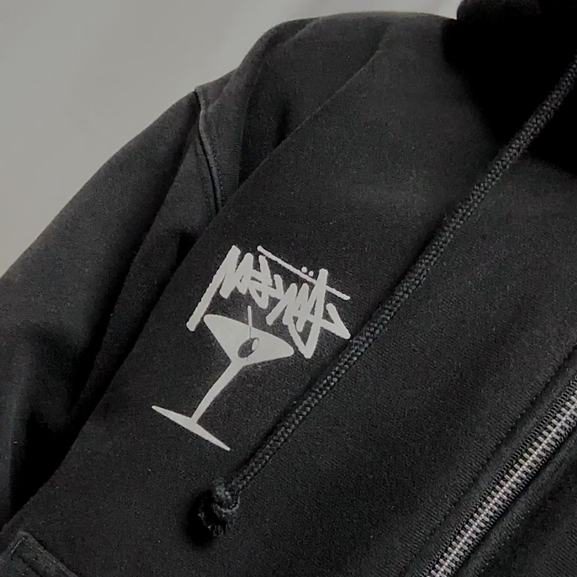 Stussy Martini Zip Hoodie Black 착용 스타일
