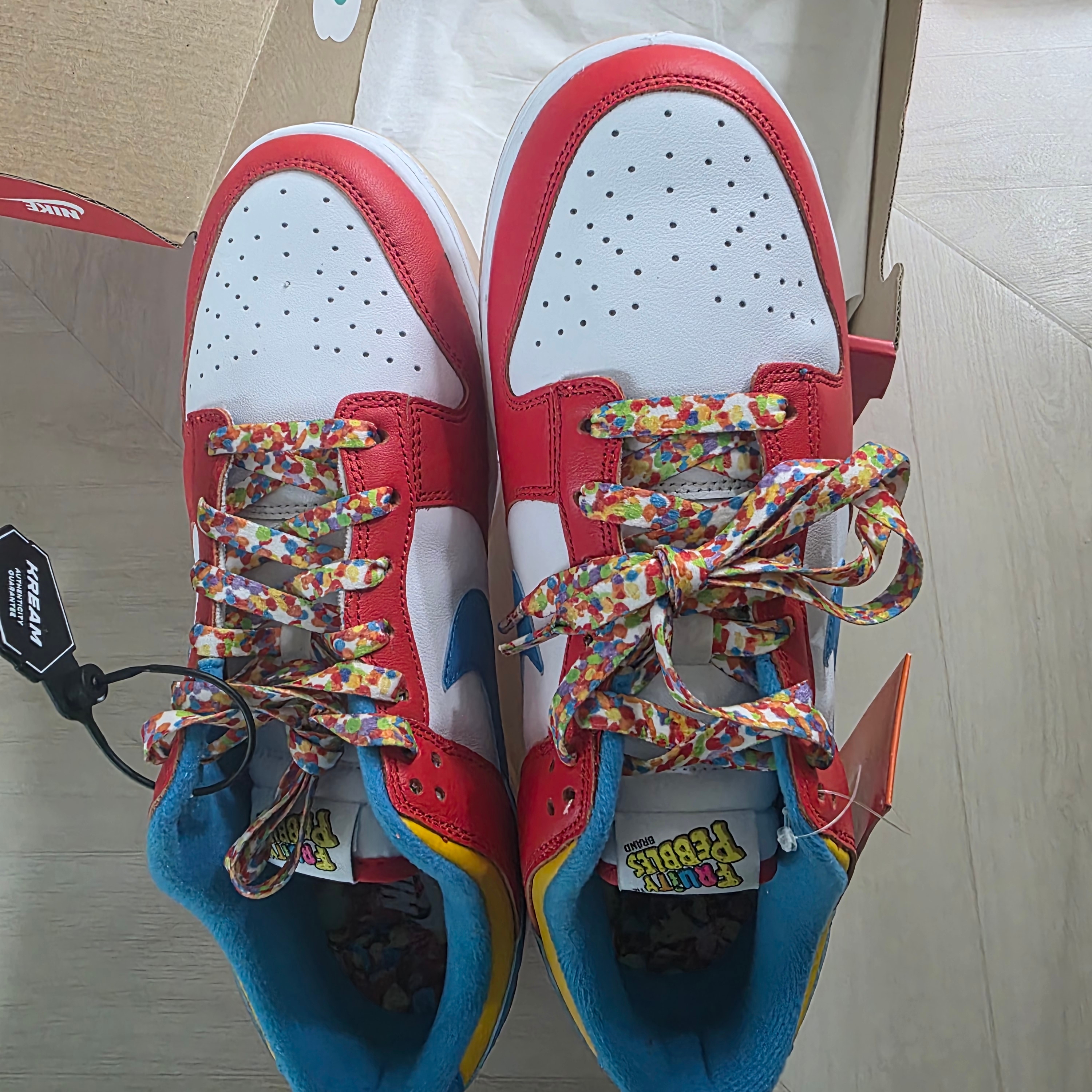 Nike x LeBron James x Fruity Pebbles Dunk Low QS Habanero Red 착용 스타일 - 2
