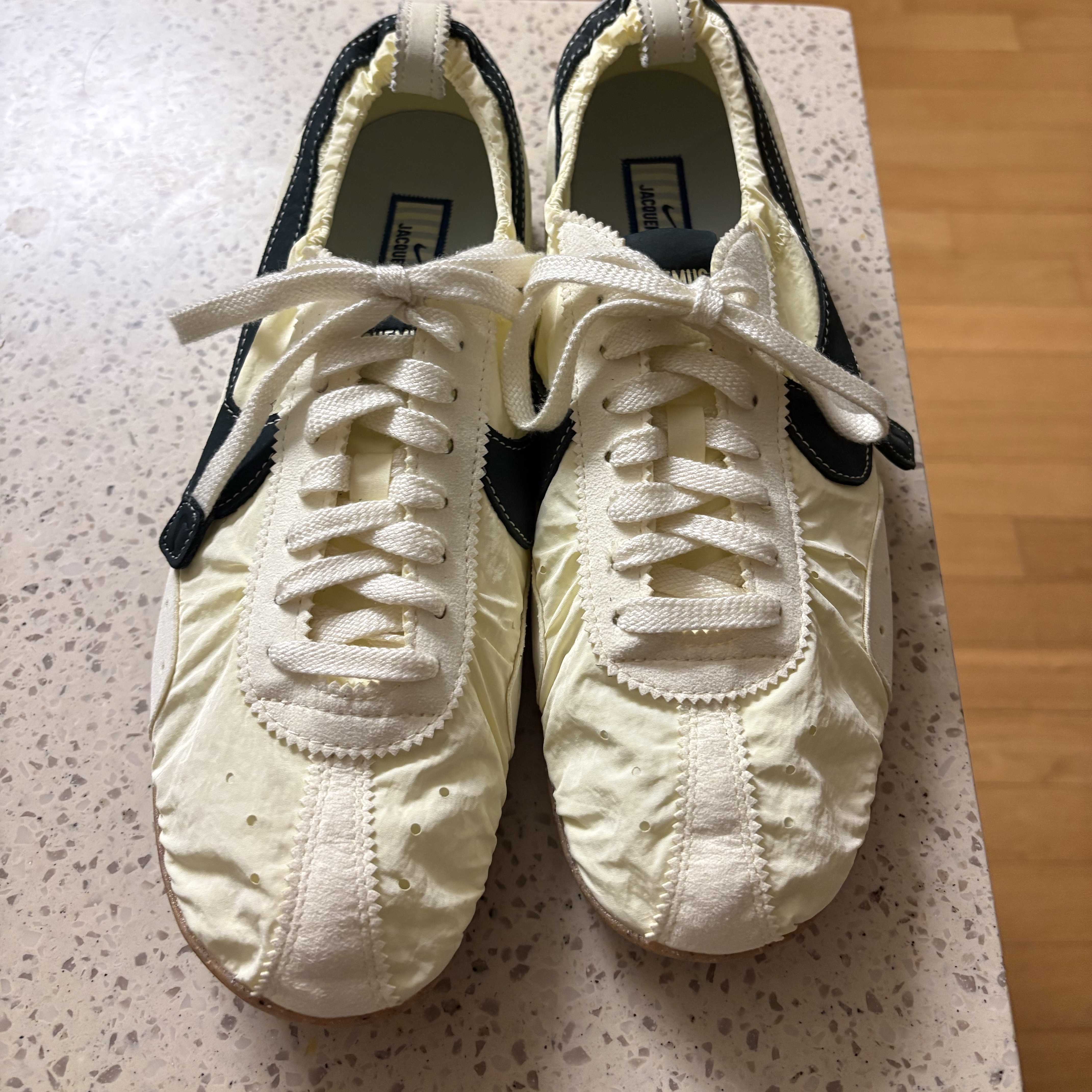 Nike x Jacquemus Moon Shoe SP Alabaster Off Noir 착용 스타일 - 2