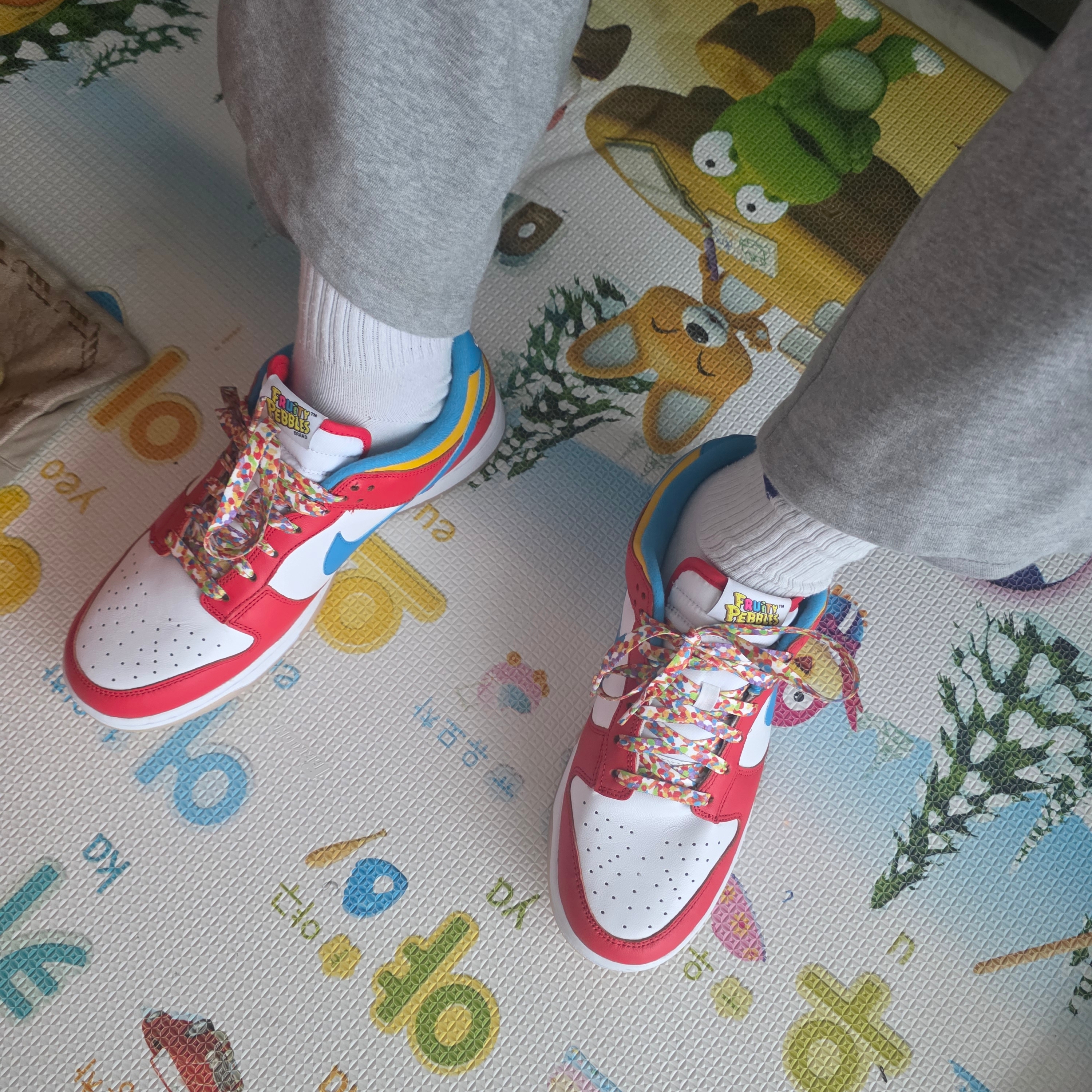 Nike x LeBron James x Fruity Pebbles Dunk Low QS Habanero Red 착용 스타일 - 1