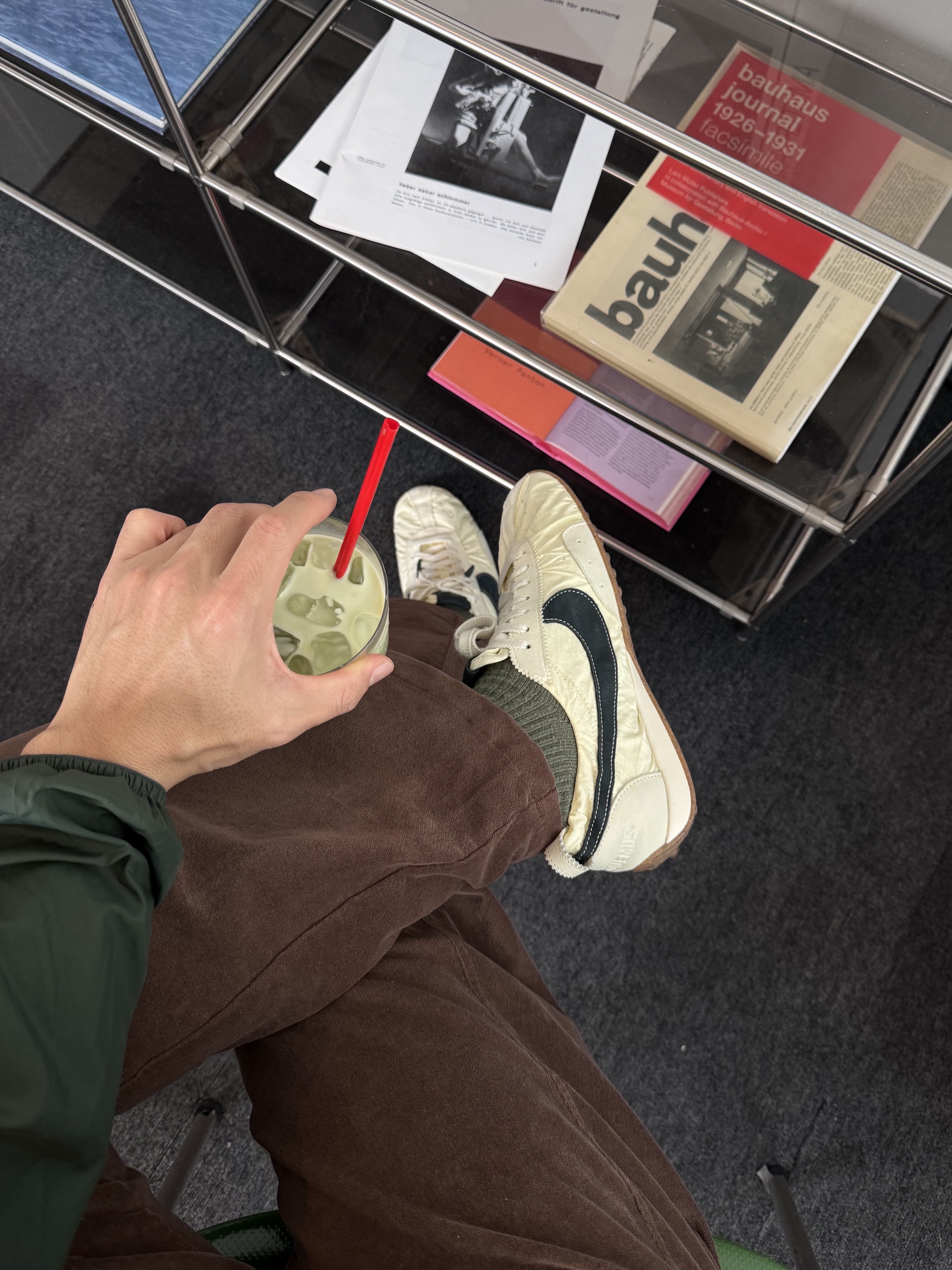 Nike x Jacquemus Moon Shoe SP Alabaster Off Noir 착용 스타일 - 3