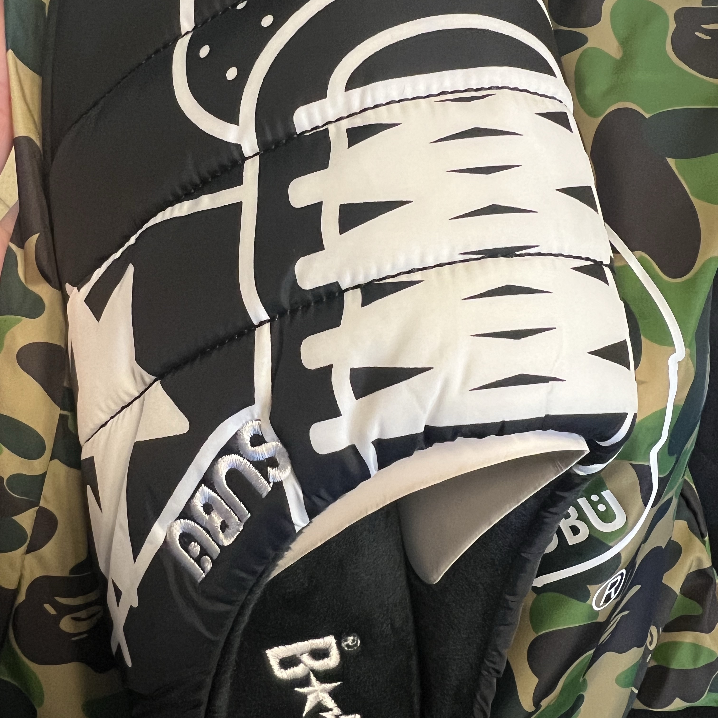 Subu x BAPE Puffer Sandals Black 착용 스타일 - 2